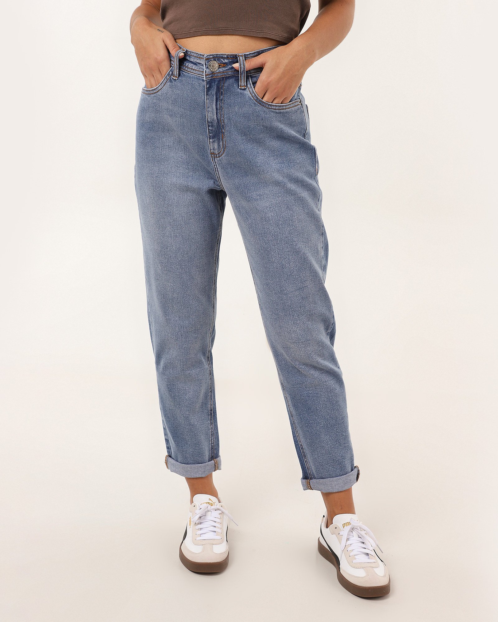 Calça jeans feminina mom cintura média estonada - Jeans Médio | Pool Jeans