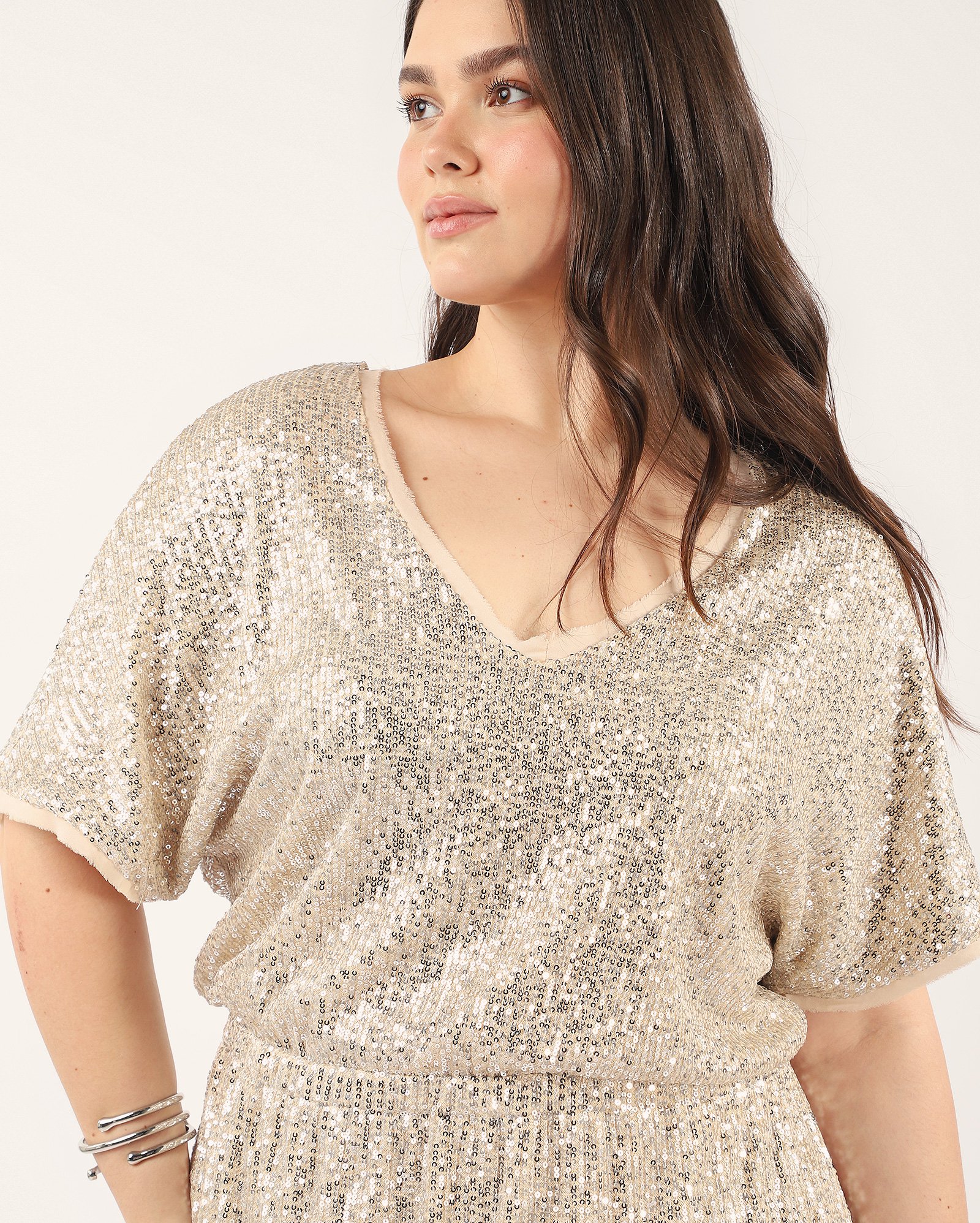 Vestido plus size midi paete metalizado - bege — foto 2