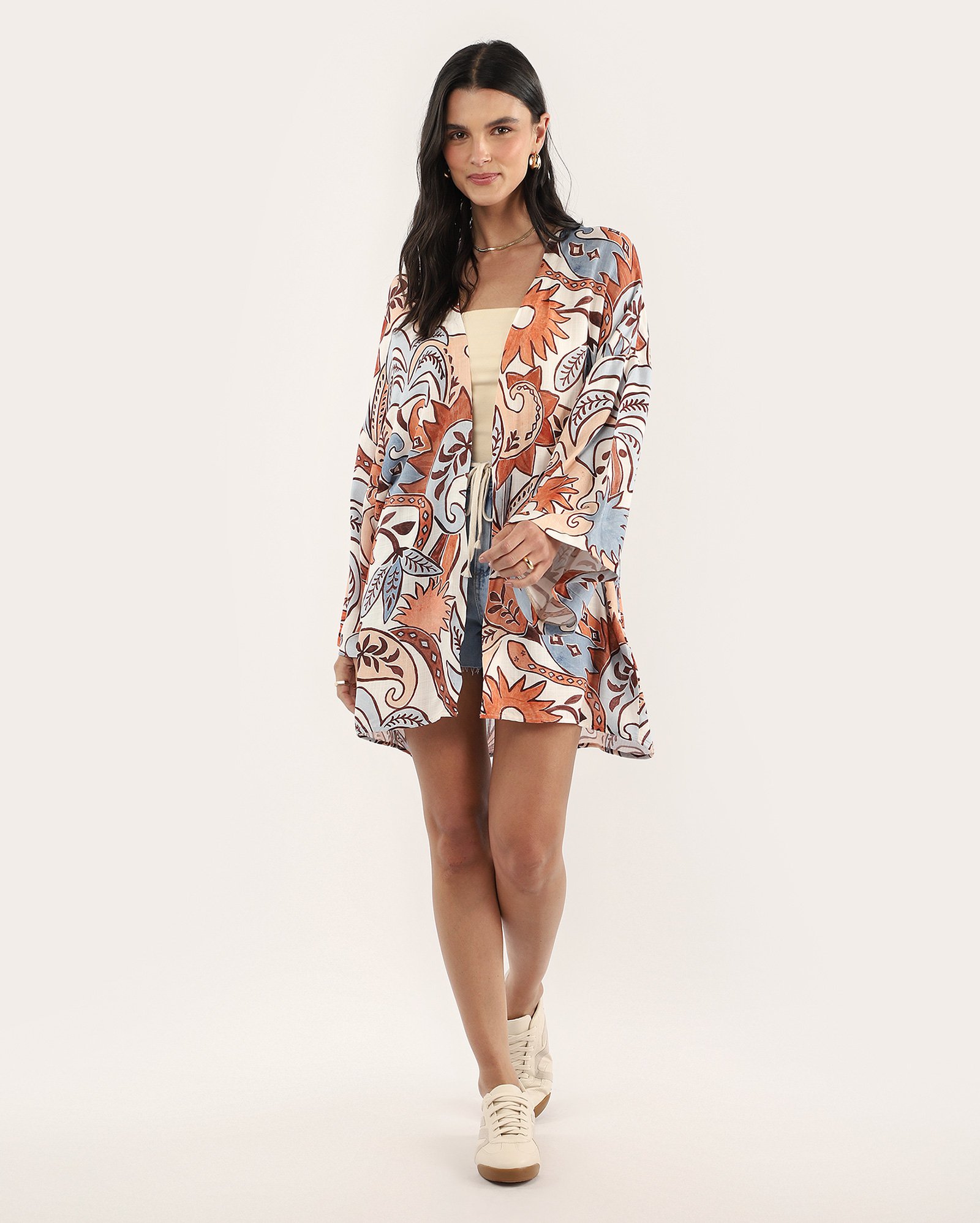 Kimono feminino amplo em viscose paisley multicor