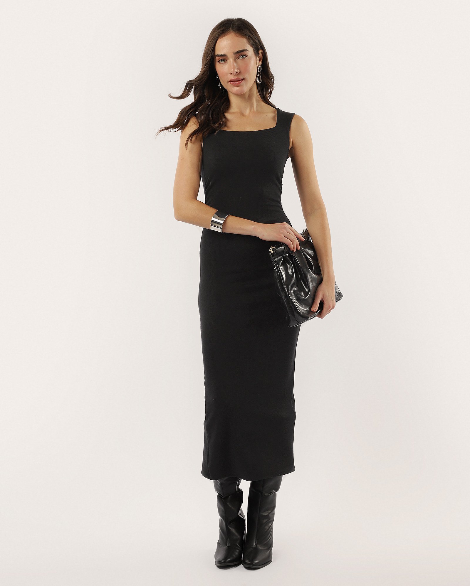 Vestido midi reto canelado preto | AK
