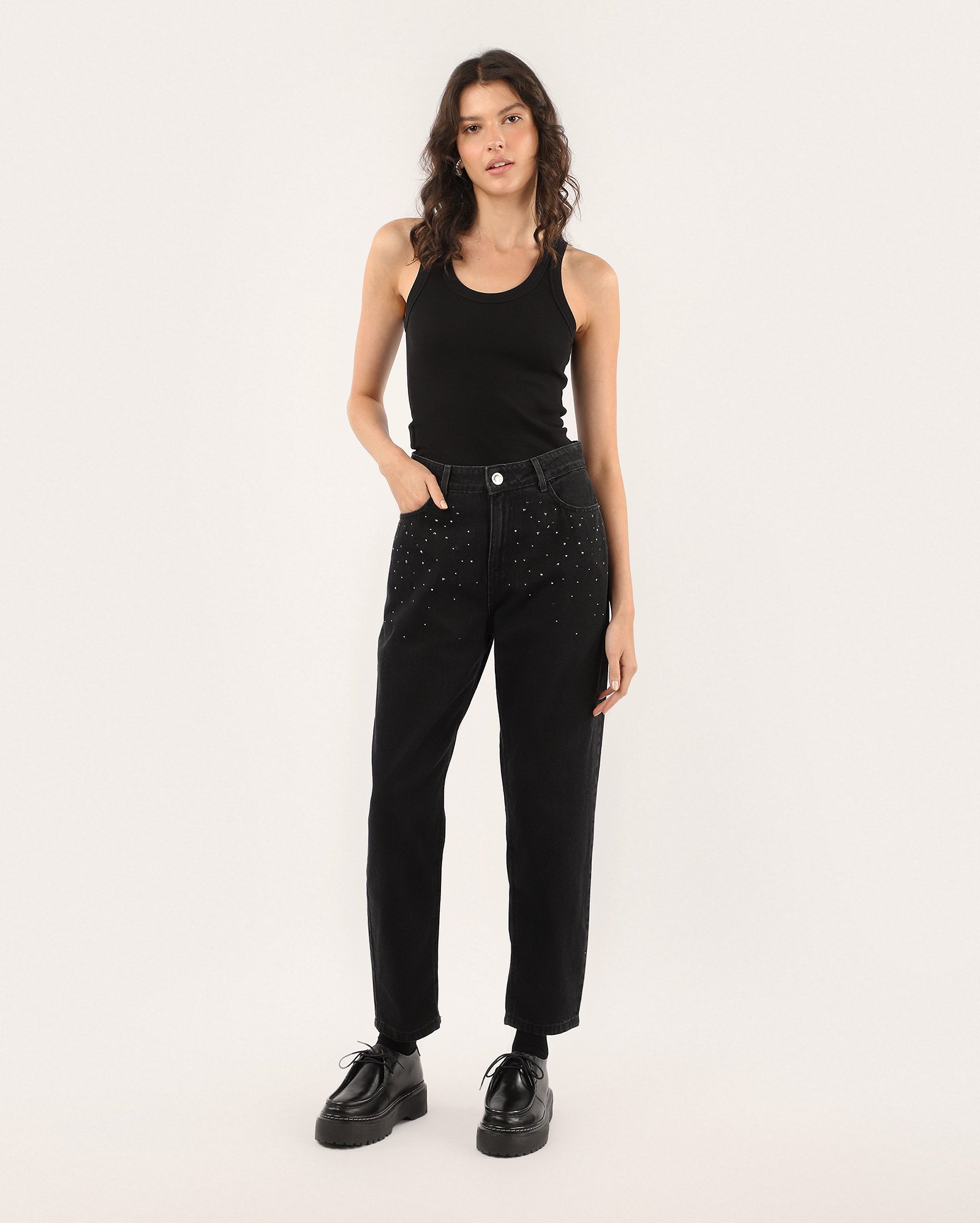 Calça black jeans feminina mom cropped com strass | Pool Jeans