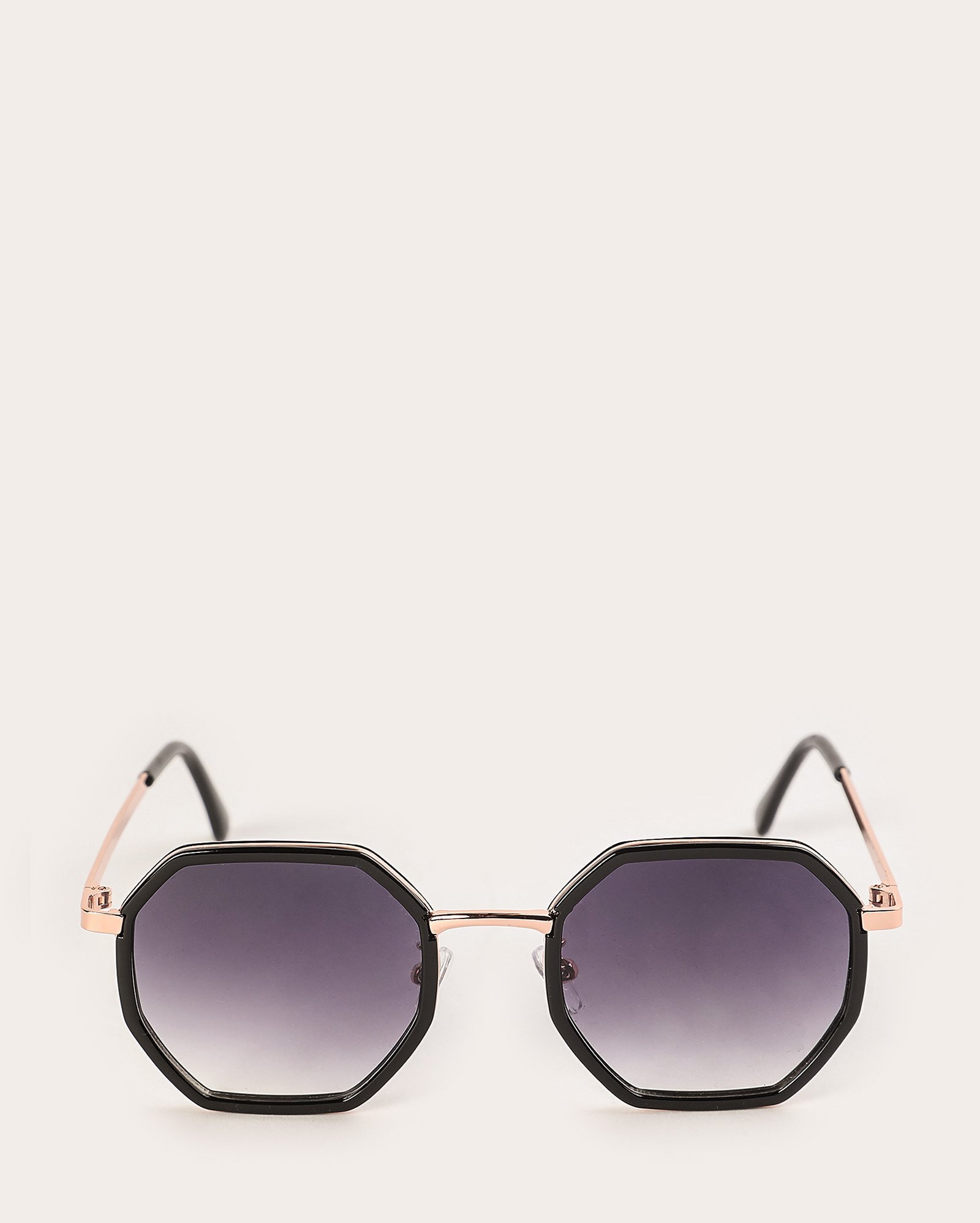 Óculos de sol feminino hexagonal em metal preto | Riachuelo