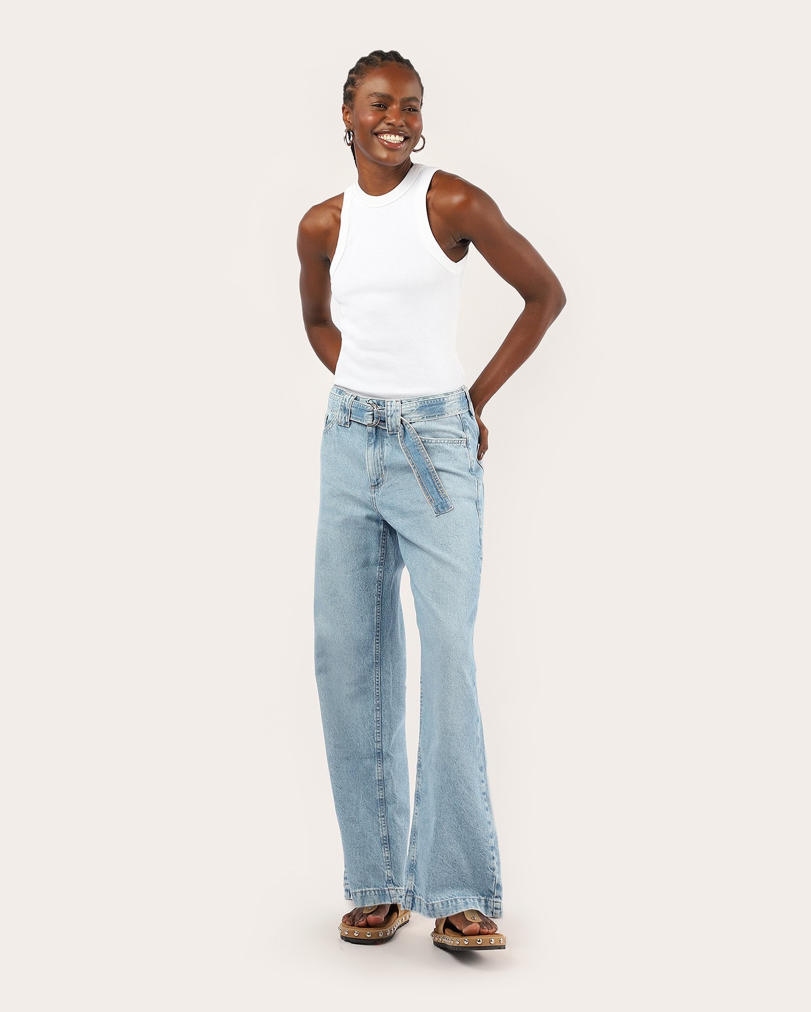 Calça jeans feminina wide leg cintura alta com cinto - denim médio | Pool Jeans