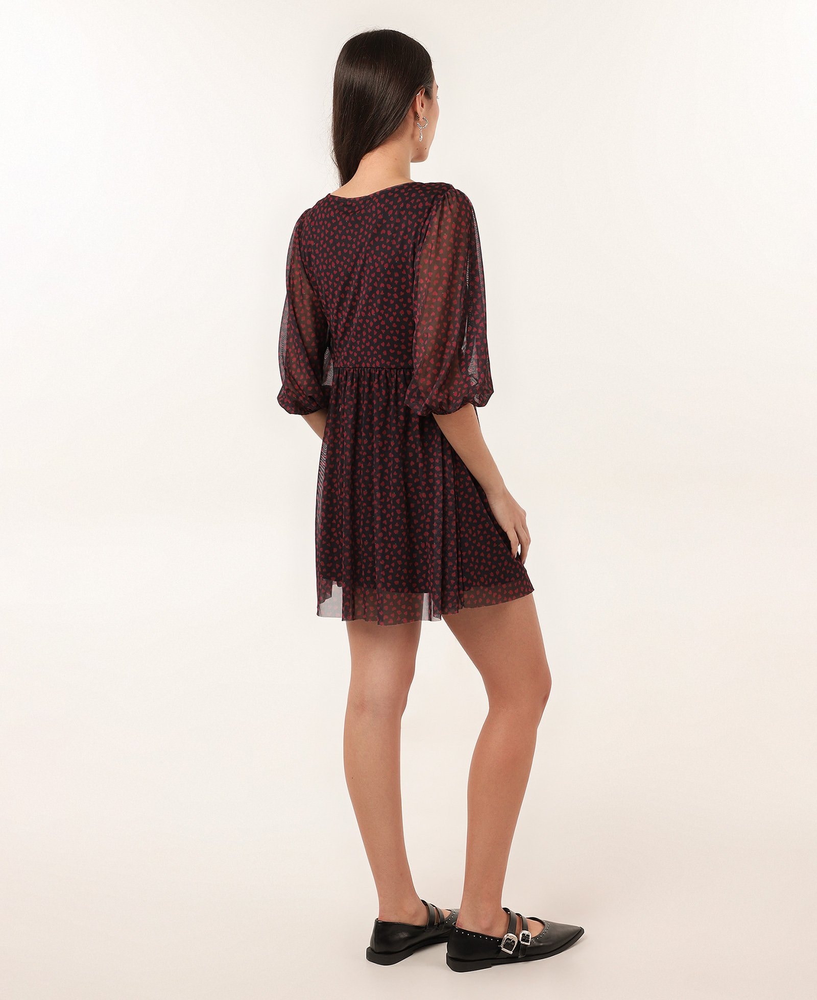 Vestido curto evasê em tule corações preto | Pool — foto 5