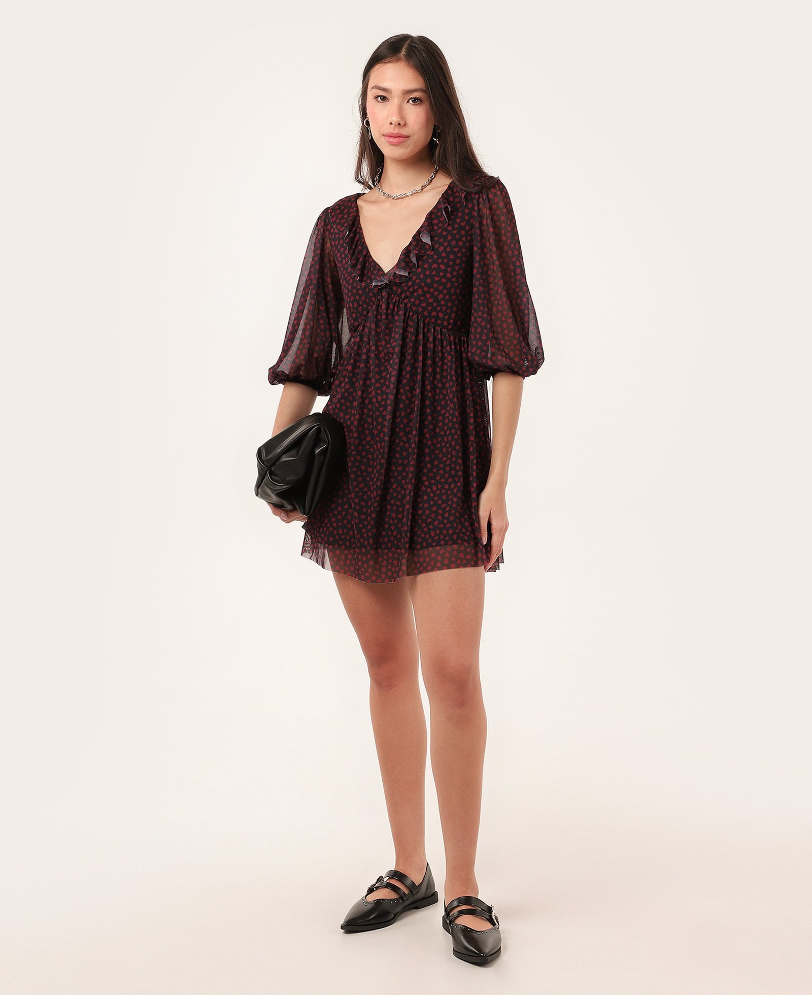 Vestido curto evasê em tule corações preto | Pool