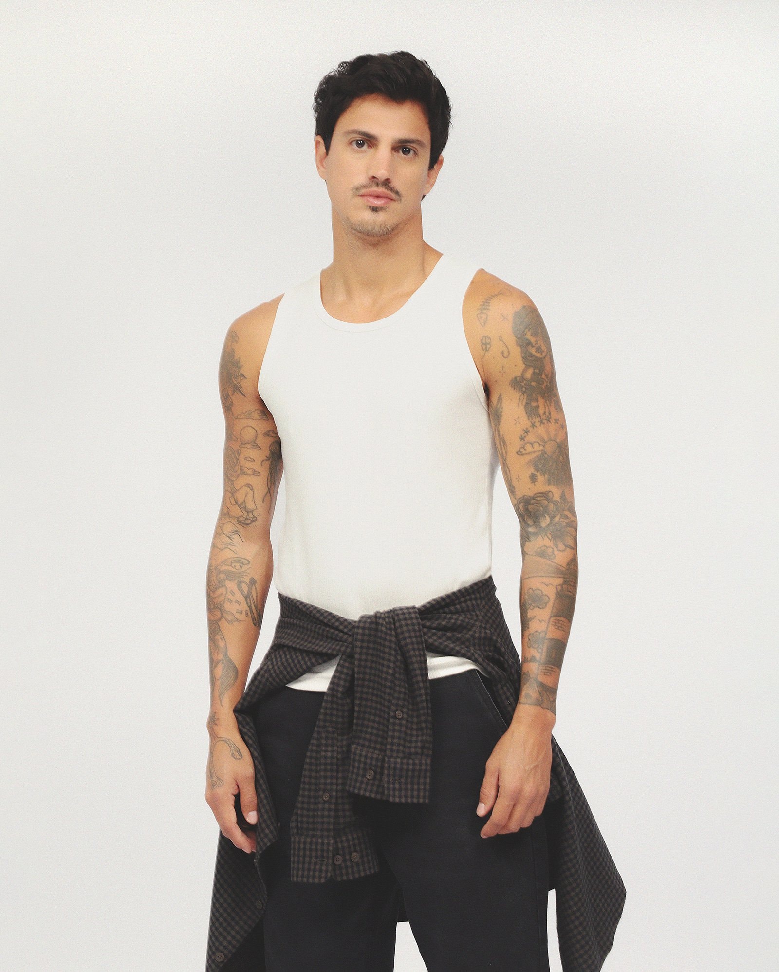 Regata masculina slim em ribana - Branco
