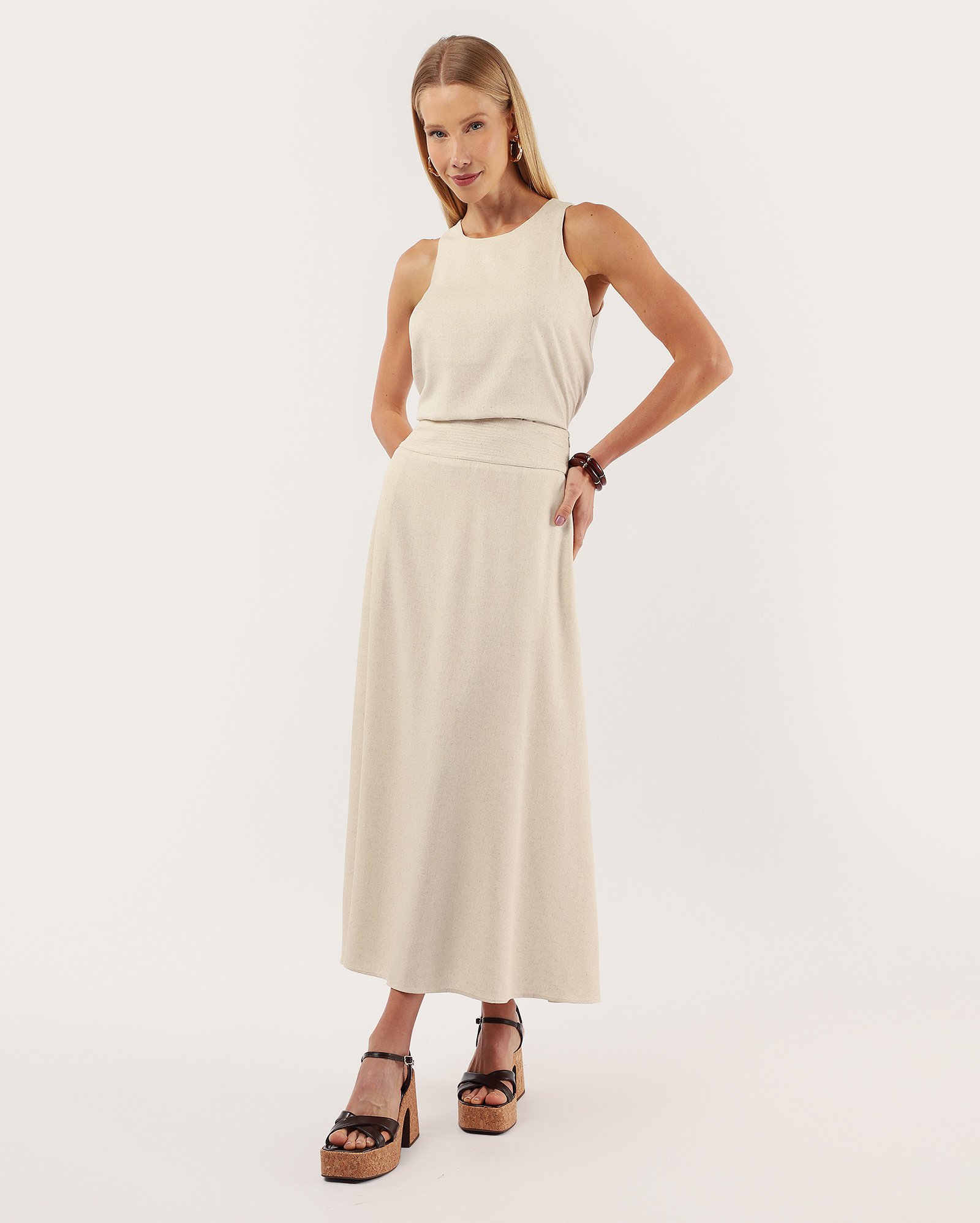 Saia midi em viscolinho evasê Jade com bolso bege