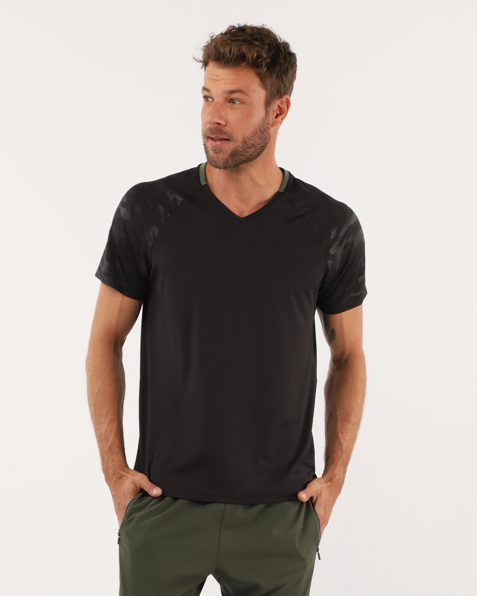 Camiseta masculina de treino raglan preta | Body Work