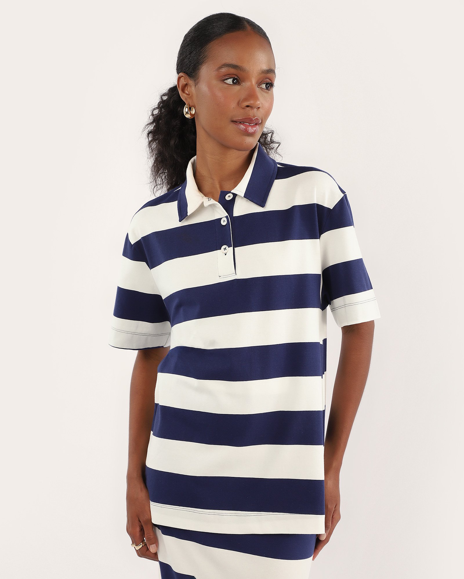 Camisa polo feminina oversized listrada branca | Special Edition