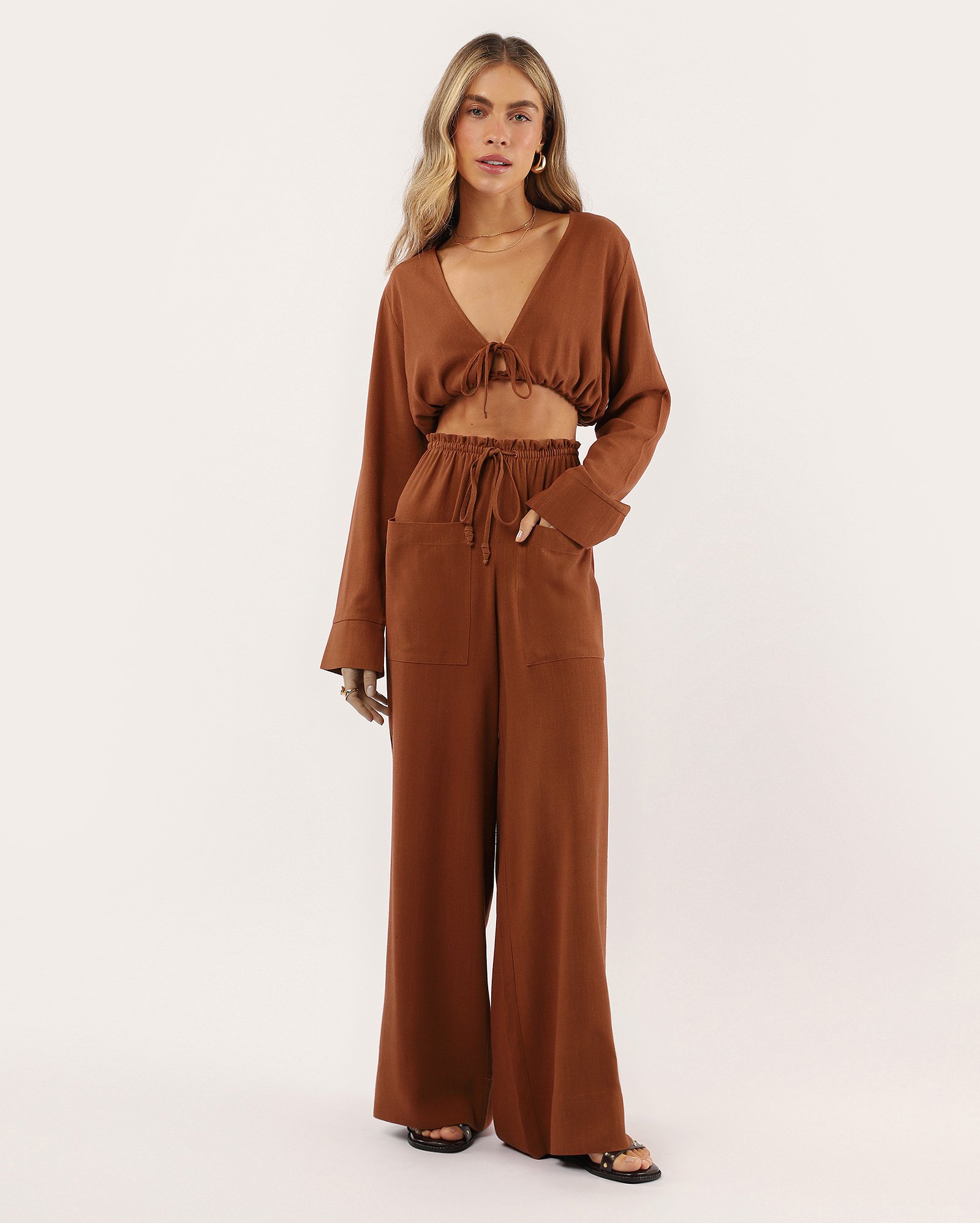 Calça feminina relaxed em viscolinho marrom | Special Edition