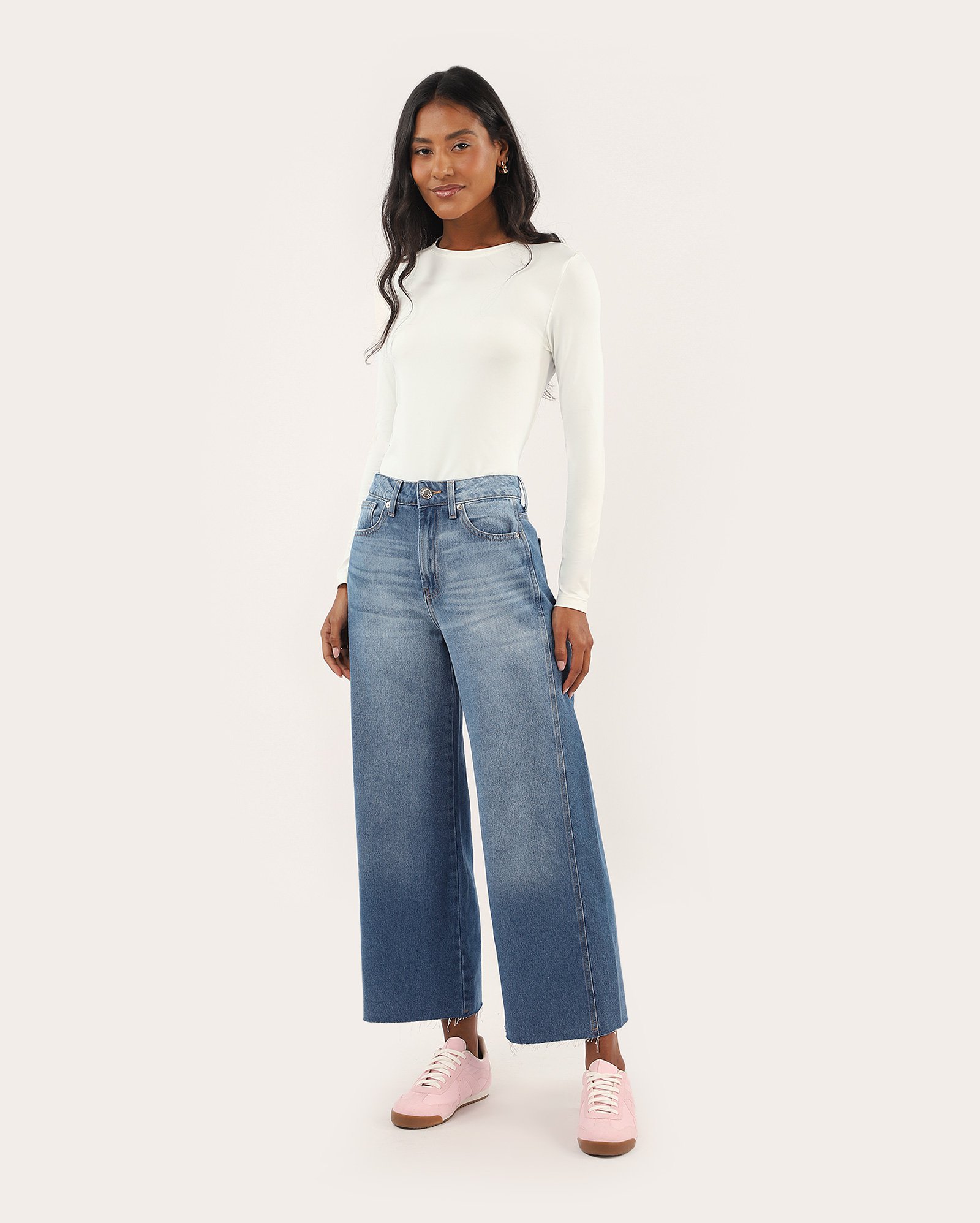 Calça jeans feminina wide leg pantacourt - denim médio | Pool Jeans