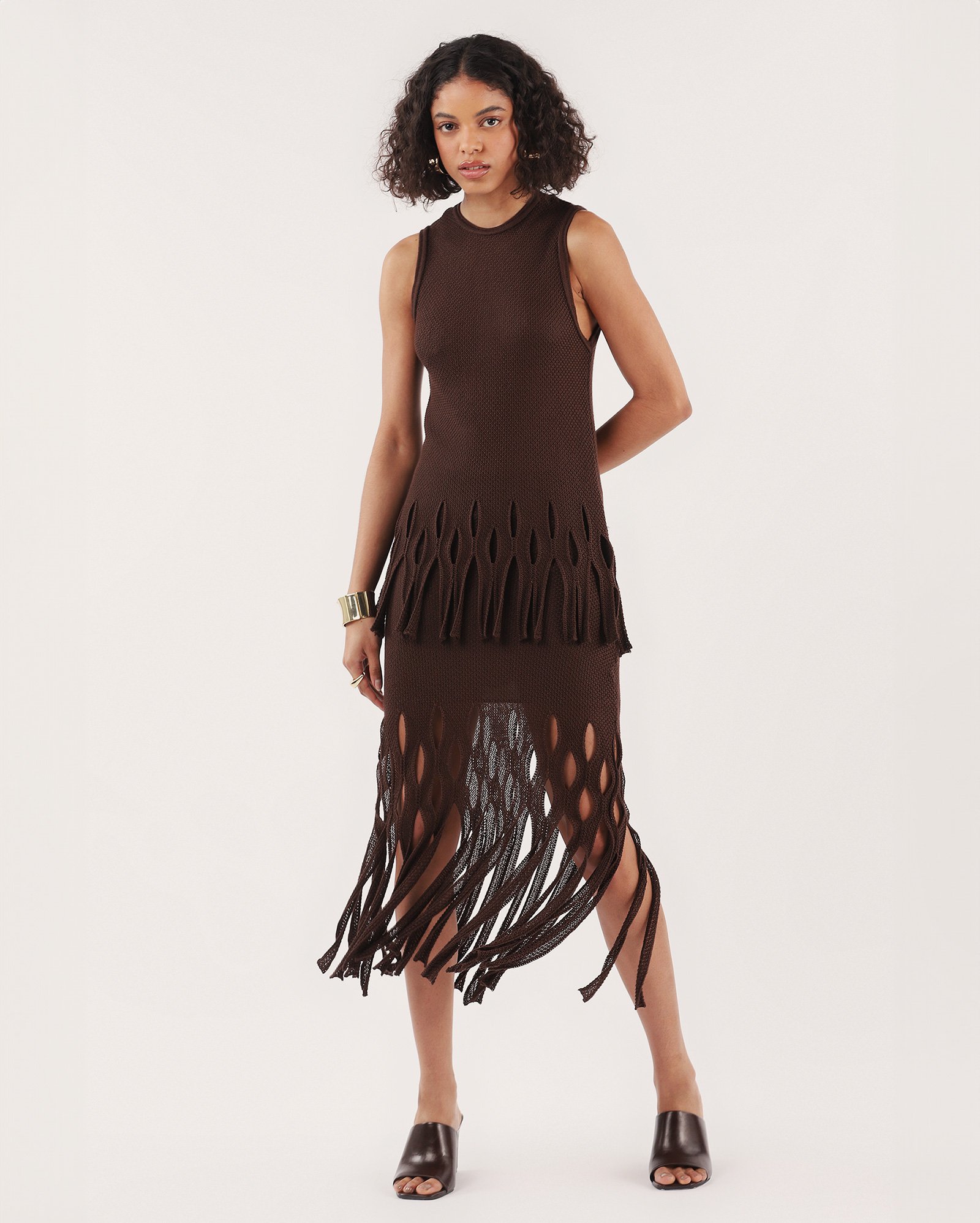 Saia midi de tricot com franjas e recortes marrom | Riachuelo