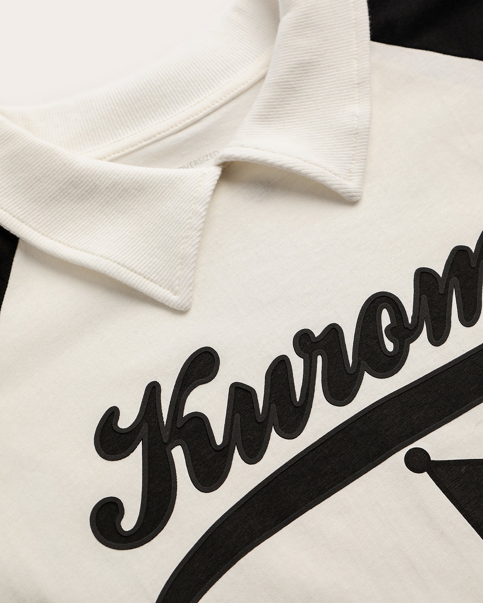 Camisa polo juvenil oversized Kuromi raglan branca | Sanrio