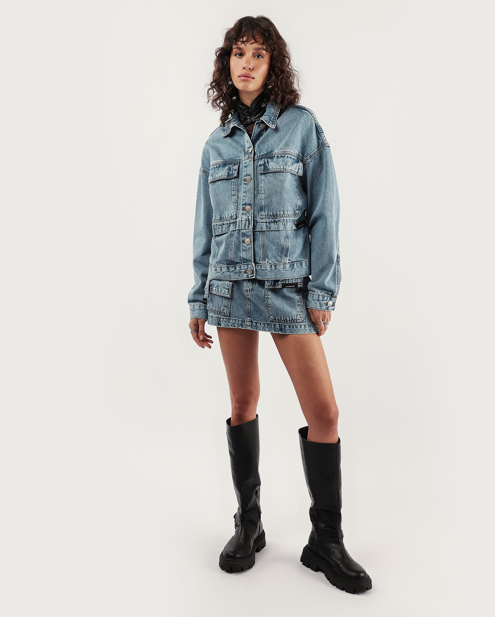 Jaqueta jeans feminina oversized denim médio | Alexandre Pavão + Pool