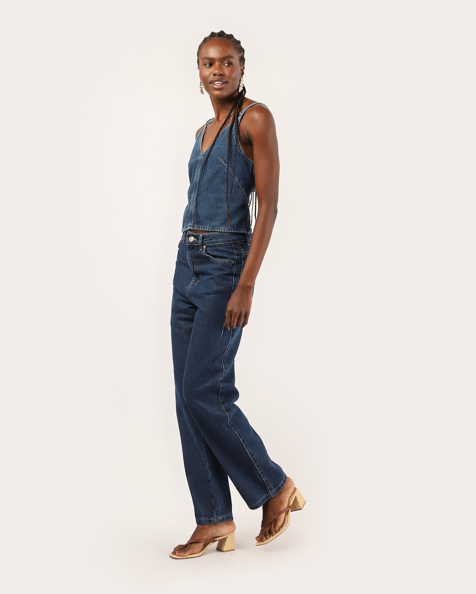 Calça jeans feminina reta cintura média - denim escuro | Pool Jeans