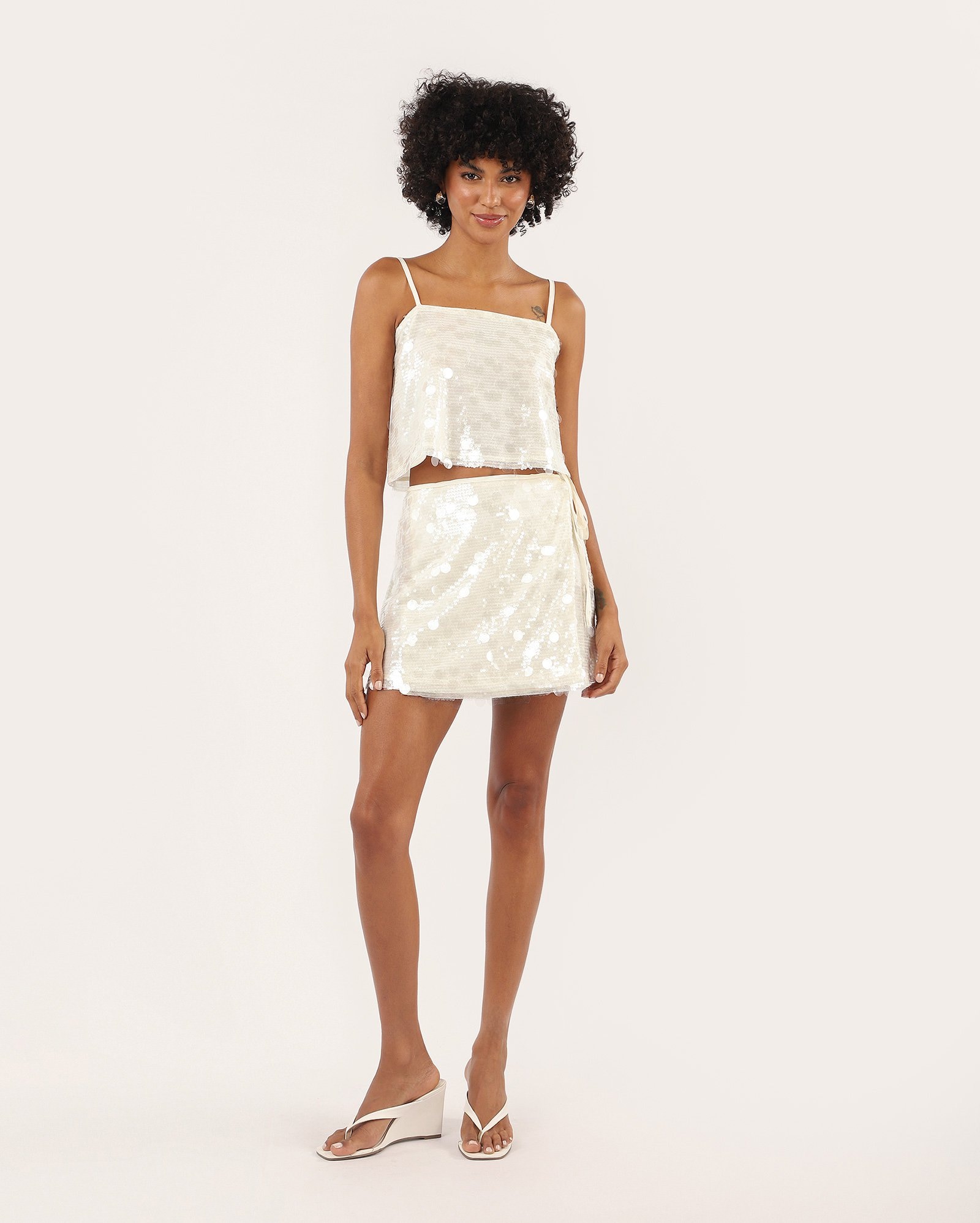 Regata cropped em paetê - off-white — foto 3