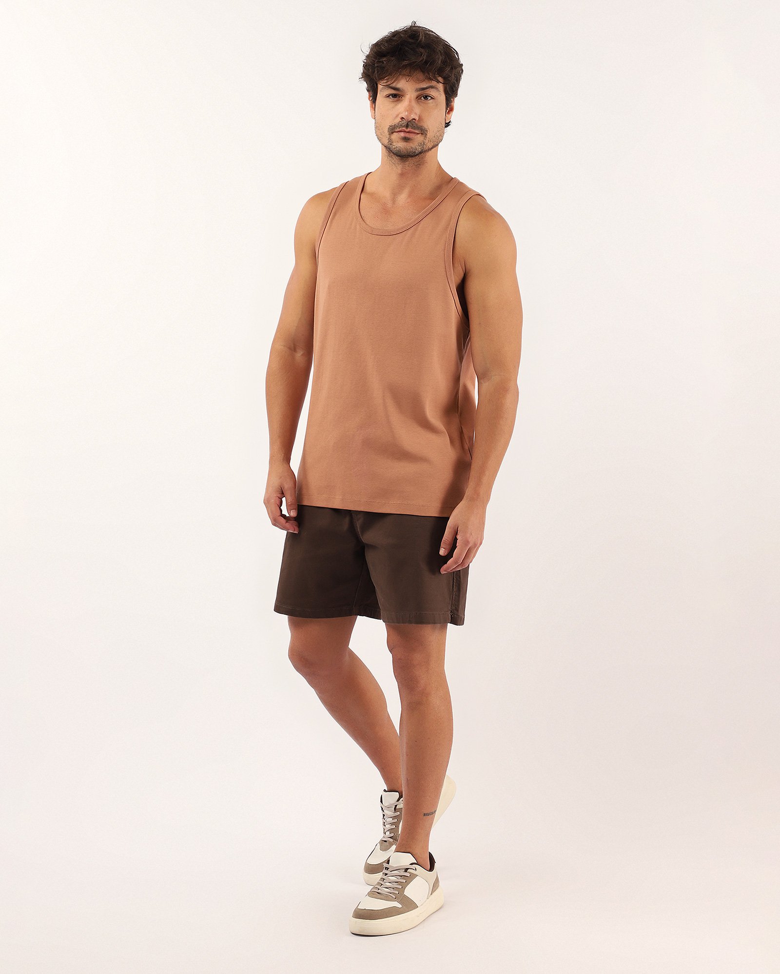 Regata masculina Comfort com recorte marrom