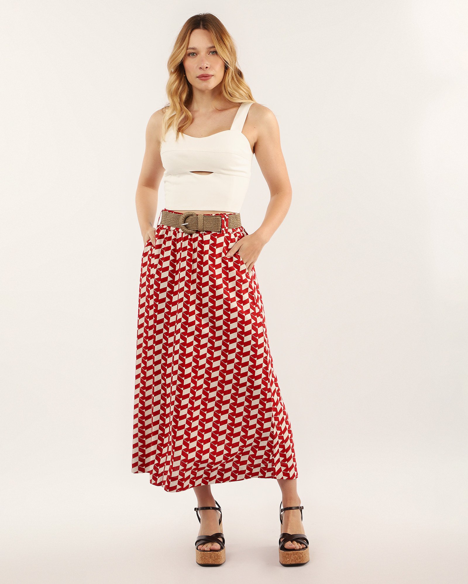 Saia midi evasê em viscolinho Jade estampada com cinto - Vermelho