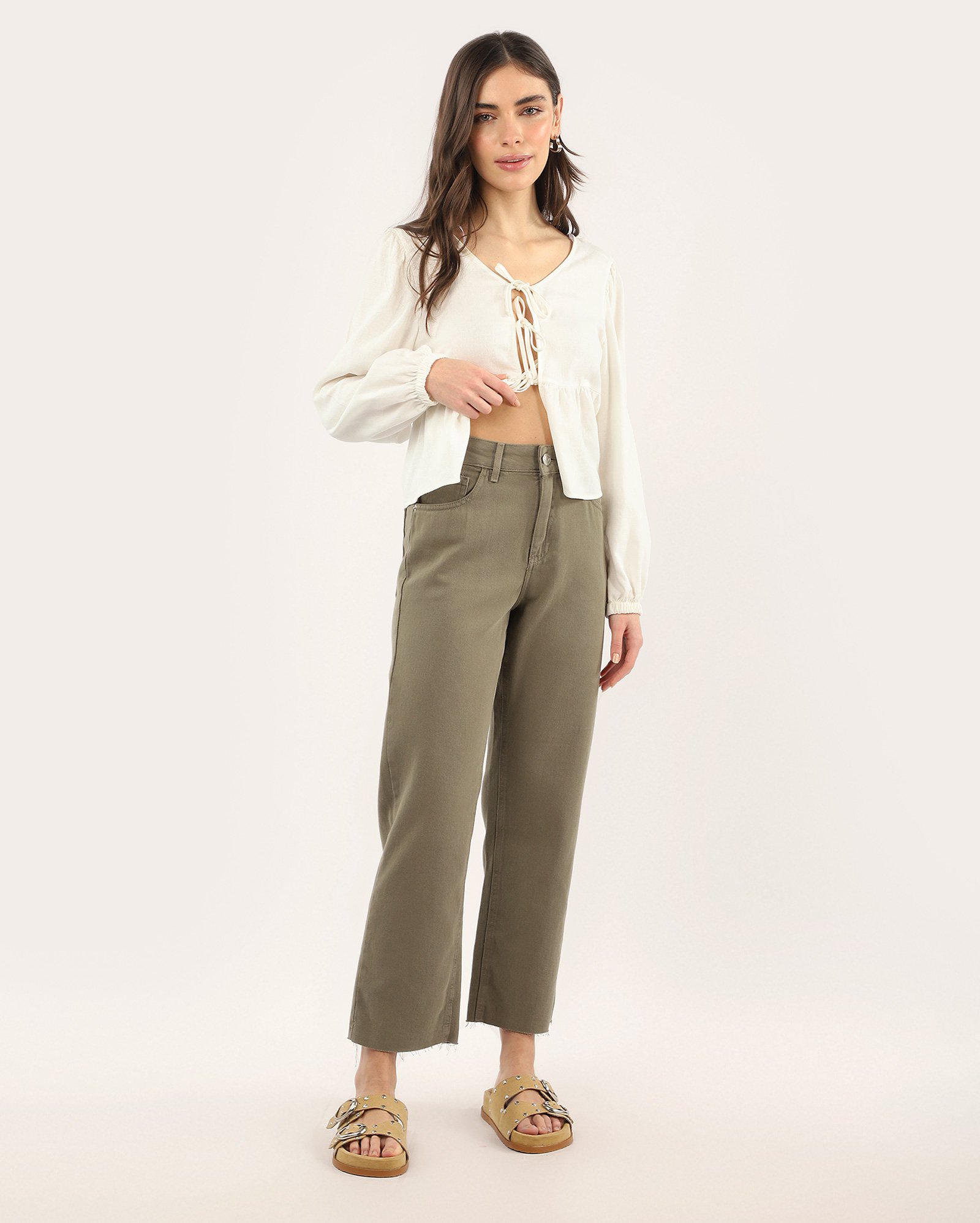 Calça sarja feminina reta cropped desfiada verde | Pool Jeans