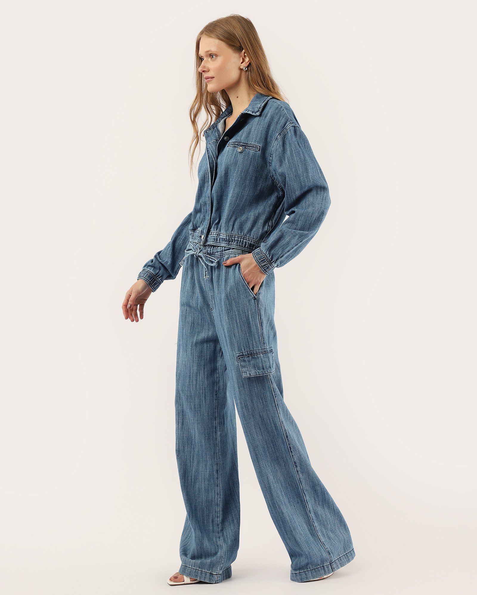 Calça jeans feminina wide leg estonada denim médio | Pool Jeans