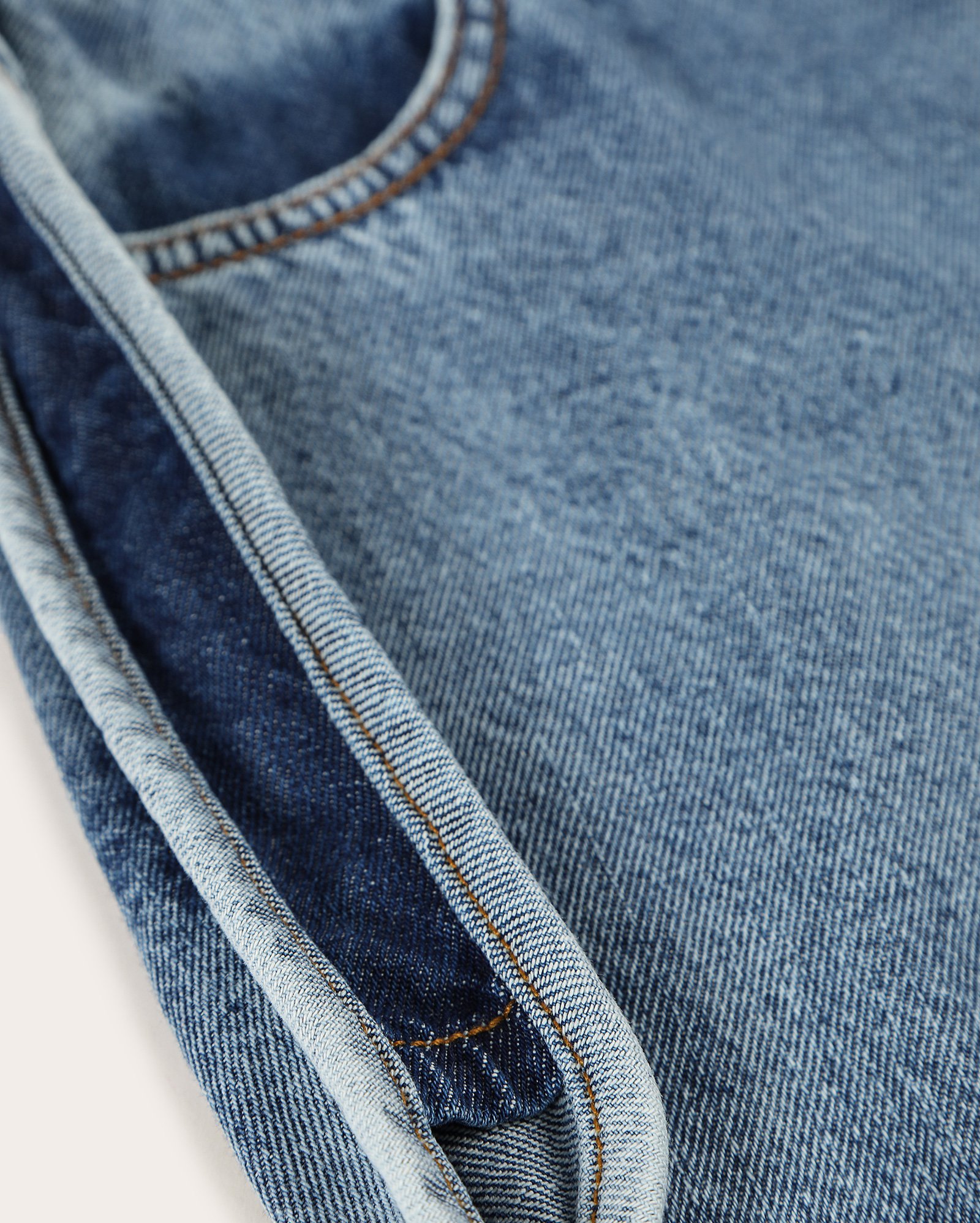 Short jeans juvenil runner cargo mom - denim médio