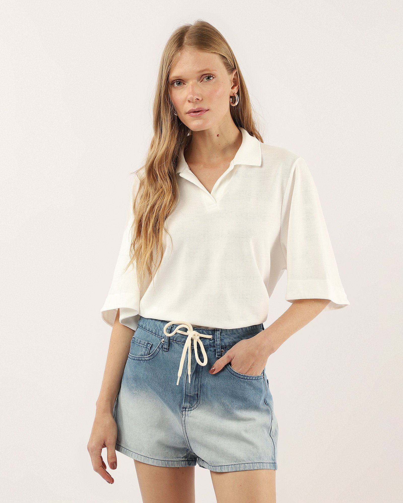 Short jeans feminino regular degradê denim médio | Pool Jeans