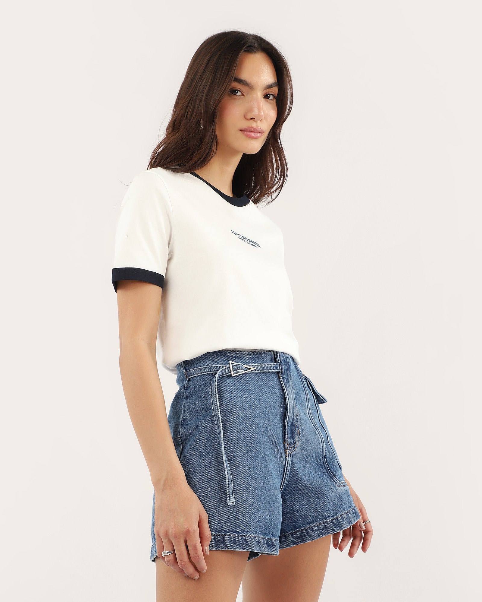 Short jeans feminino regular com cinto denim médio | Pool Jeans