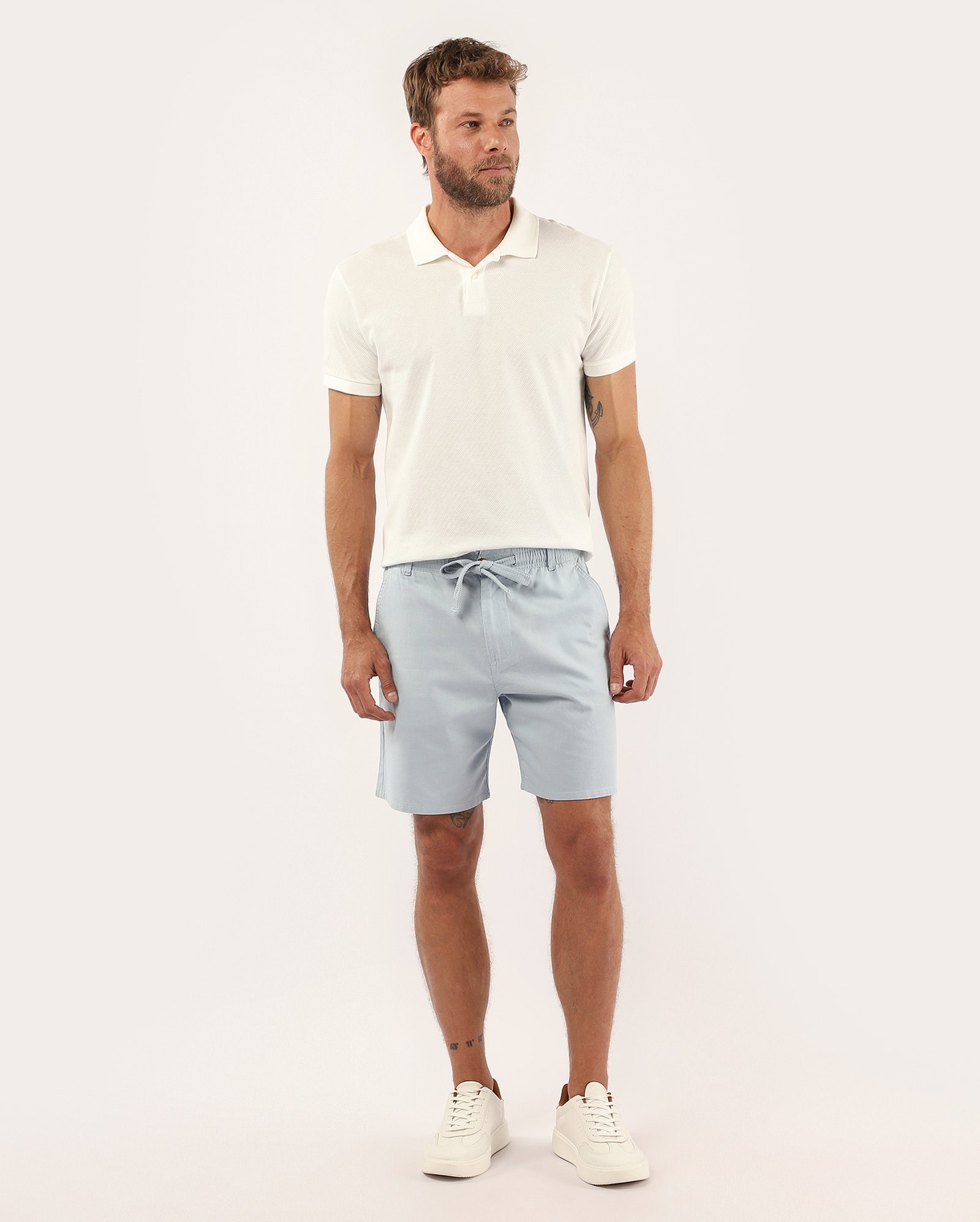 Bermuda masculina reta cós elástico - Azul Claro | Pool Jeans