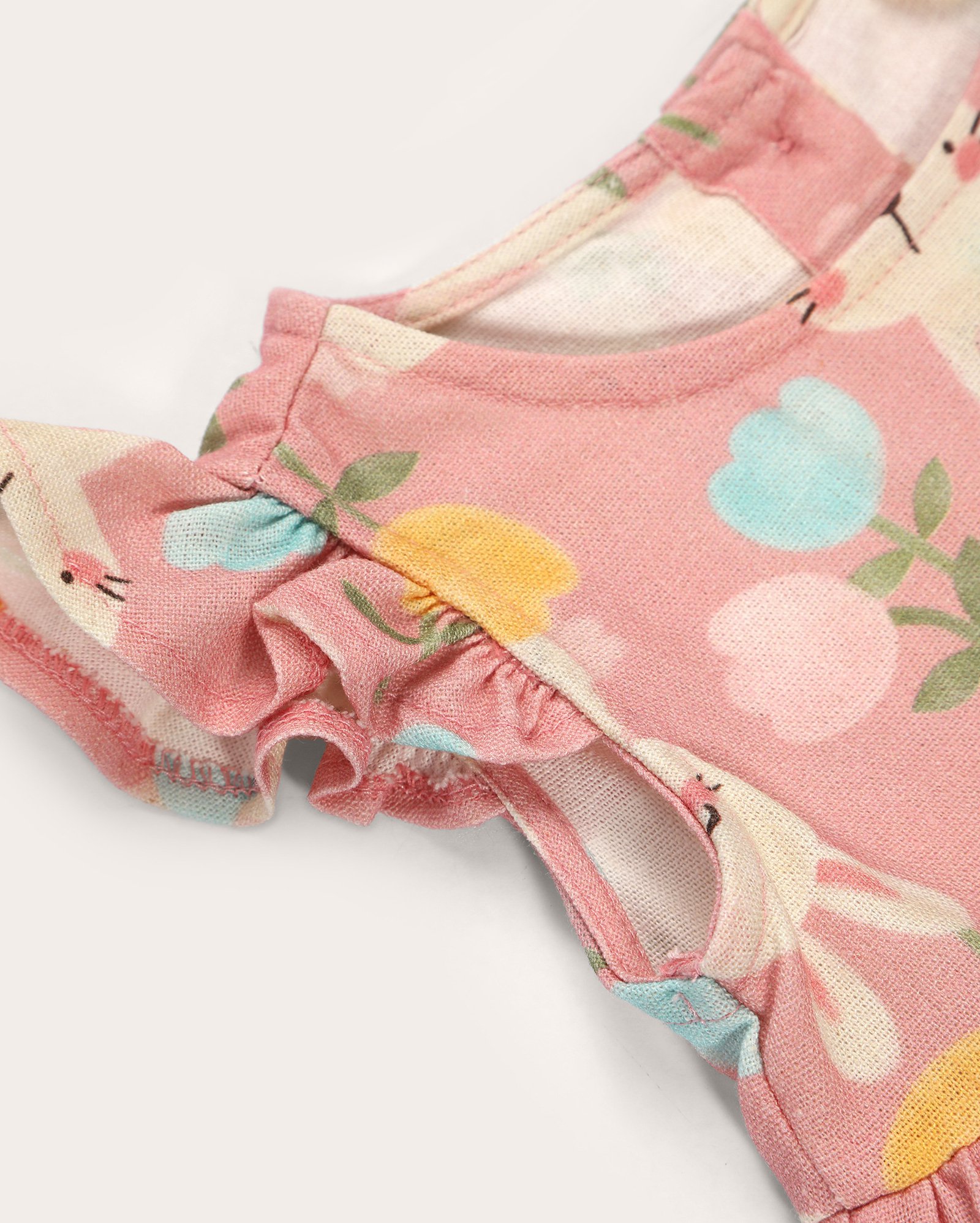 Vestido bebê com viscolinho coelhos e babados rosa