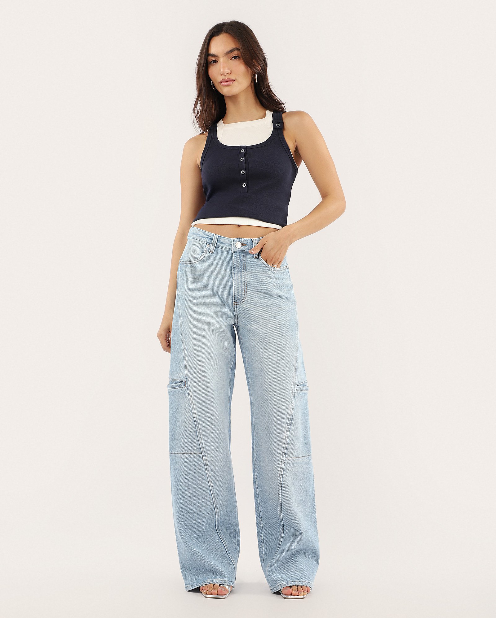 Calça jeans feminina wide leg texturizada denim claro | Pool Jeans