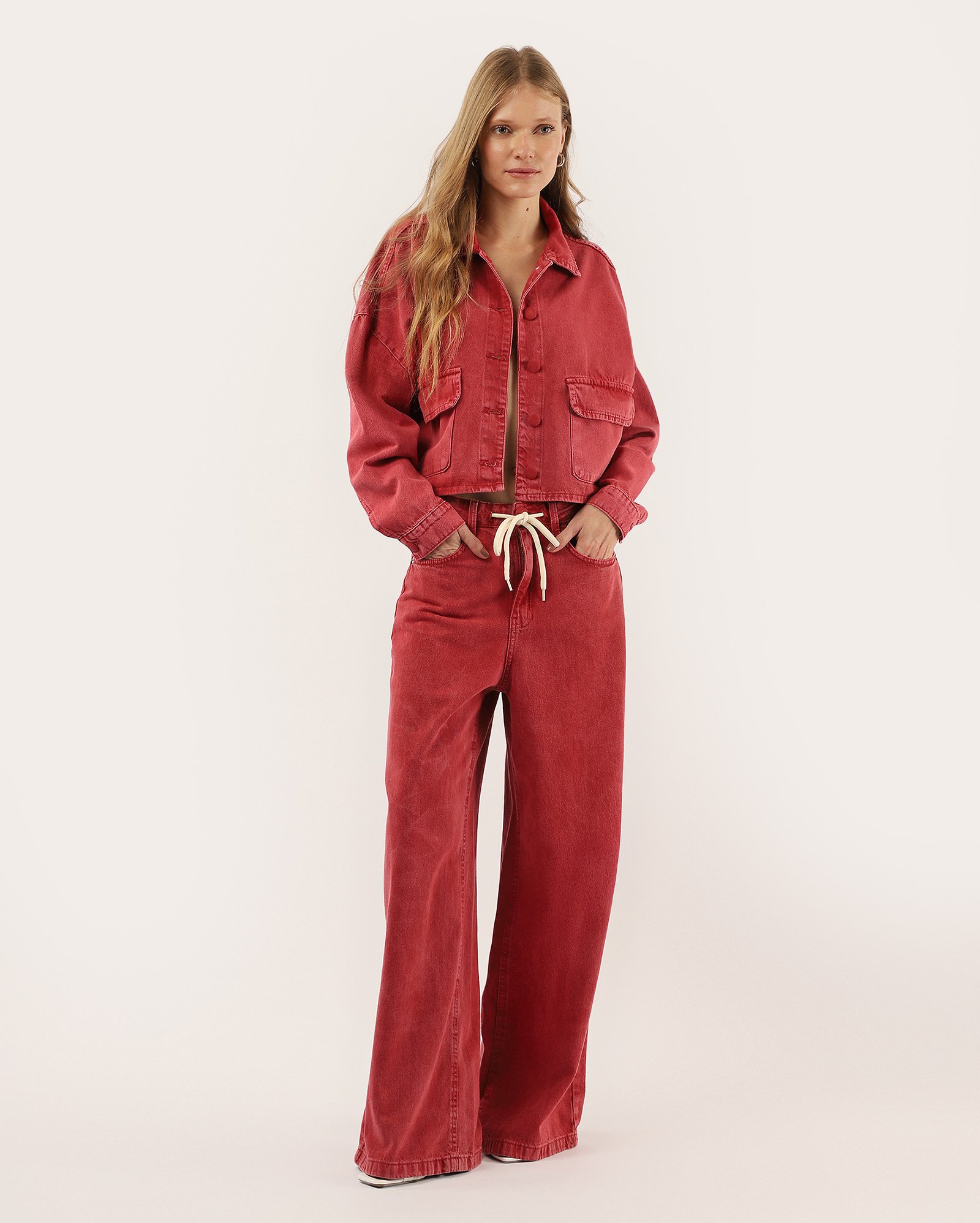 Calça sarja feminina wide leg com amarração vermelha | Pool Jeans