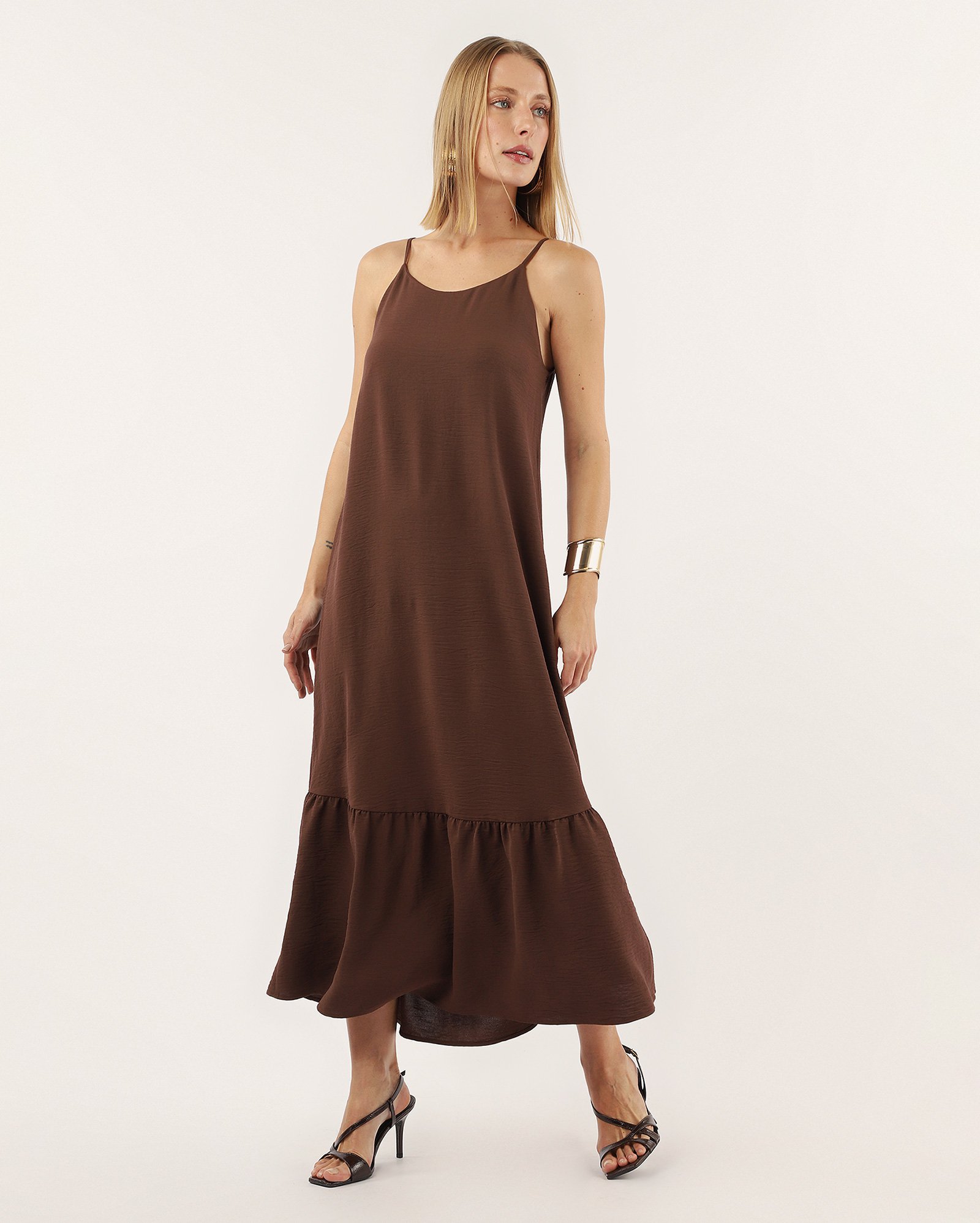 Vestido midi evasê com alças finas - Marrom | AK