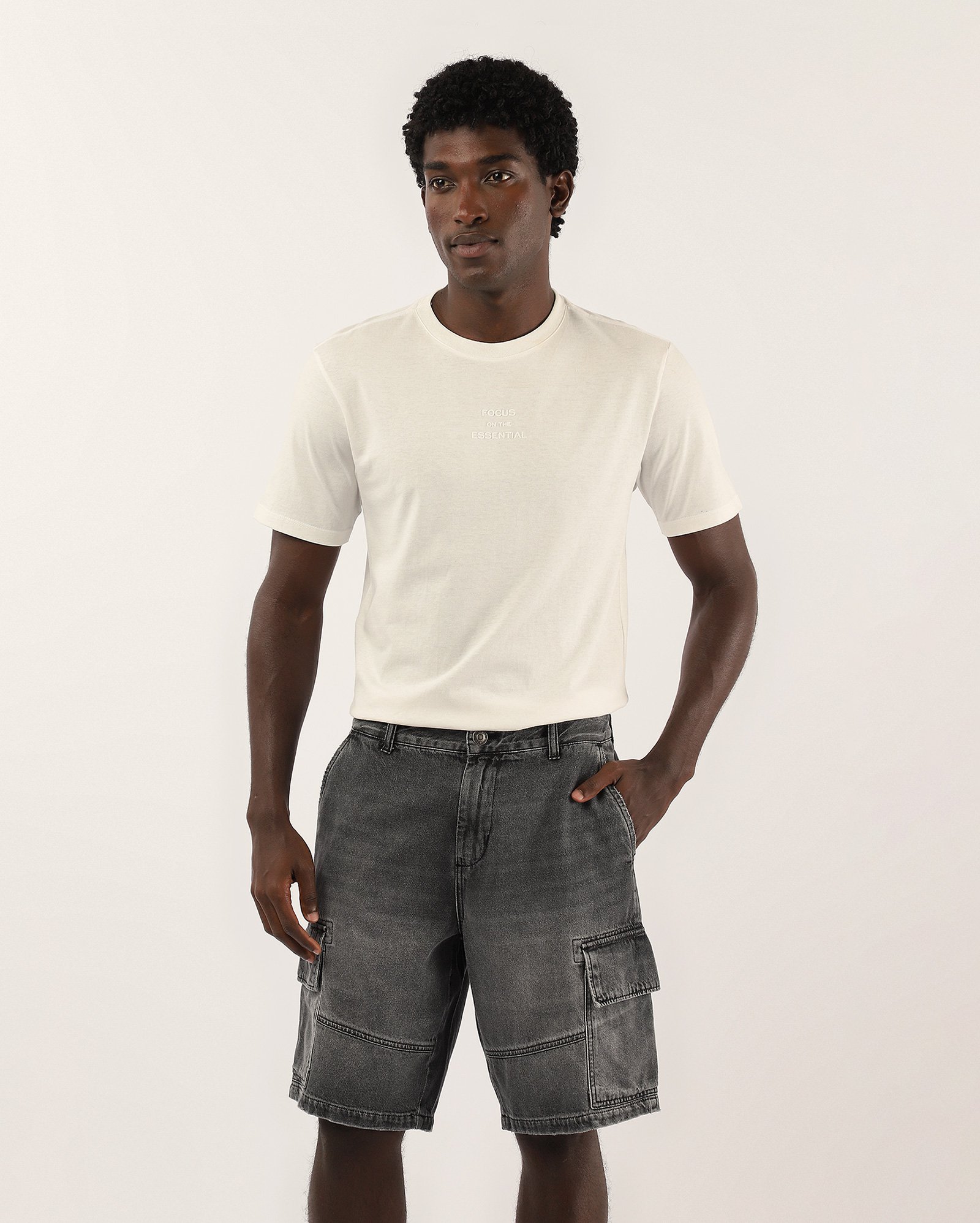 Bermuda black jeans masculina baggy com bolsos cargo | Pool Jeans