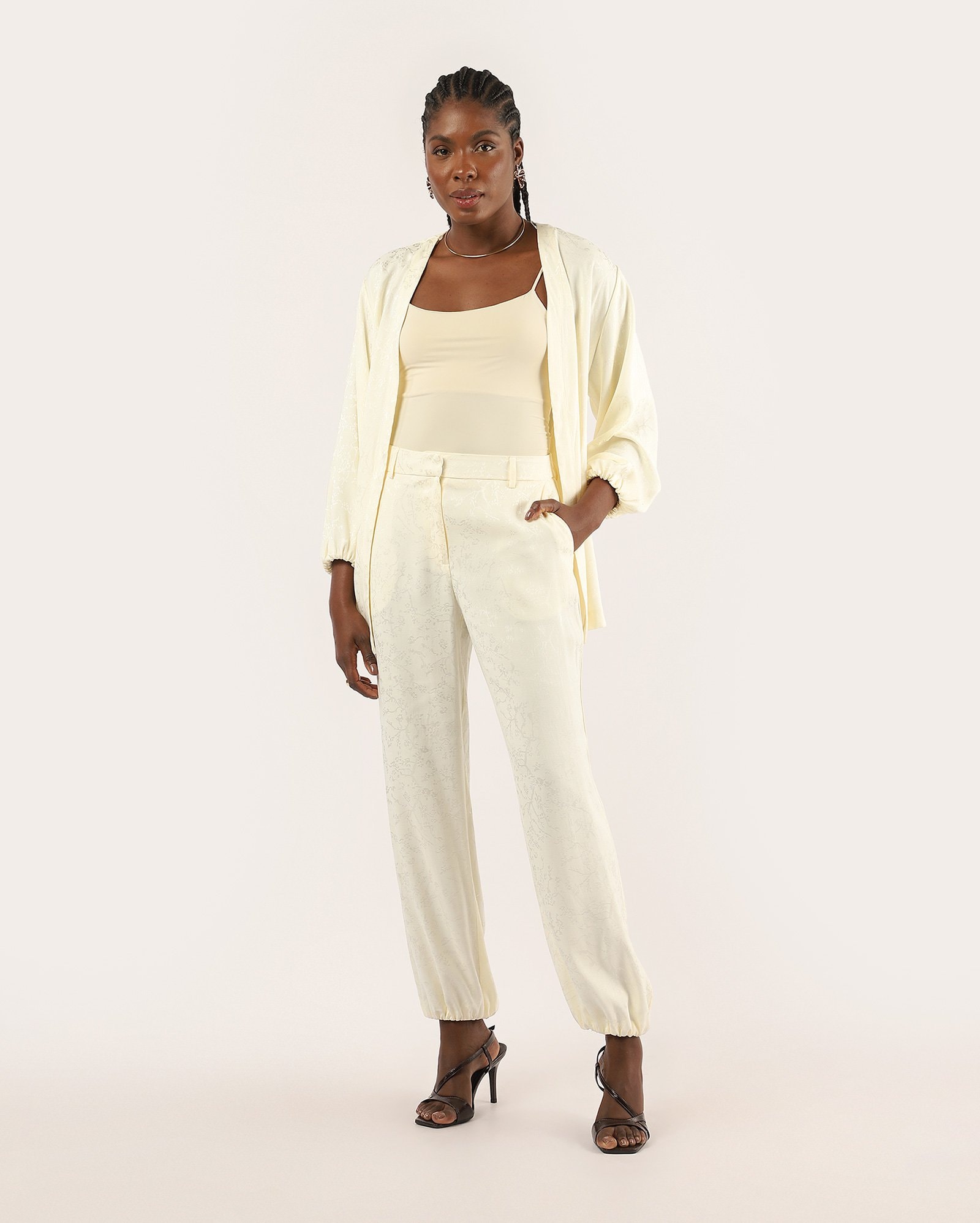 Calça feminina aladim alfaiatada estampada - off-white — foto 2