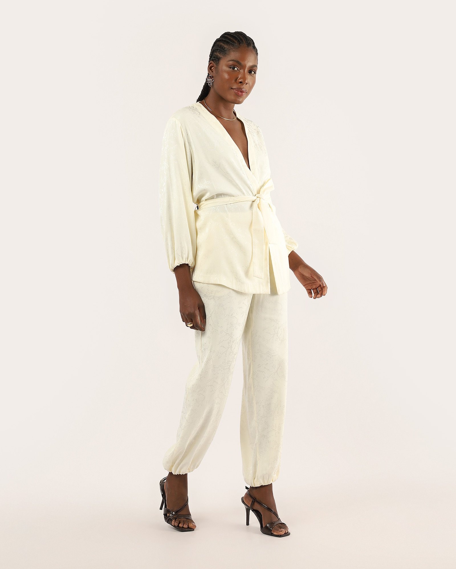 Calça feminina aladim alfaiatada estampada - off-white