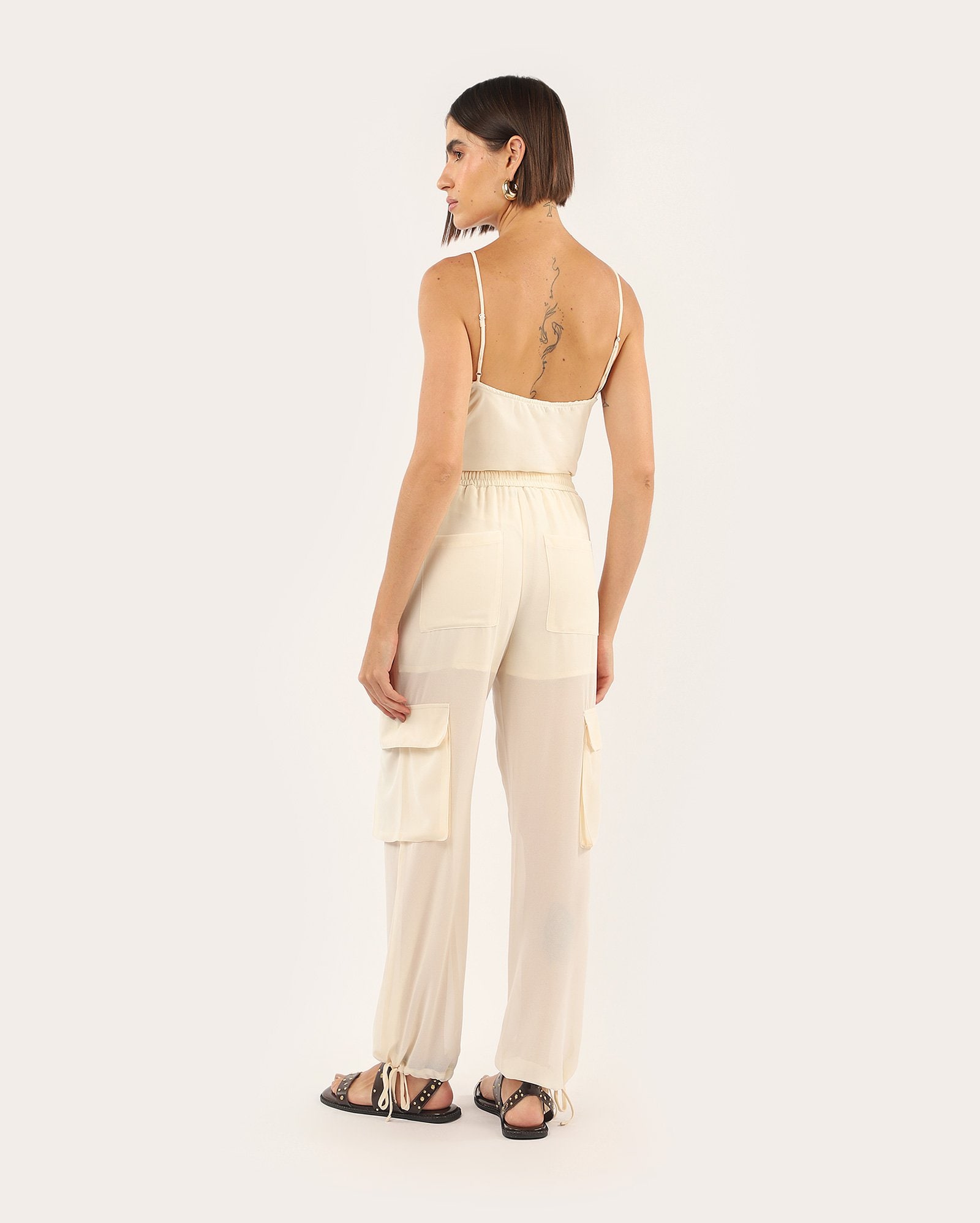Calça feminina crepe com bolsos cargo - bege — foto 5