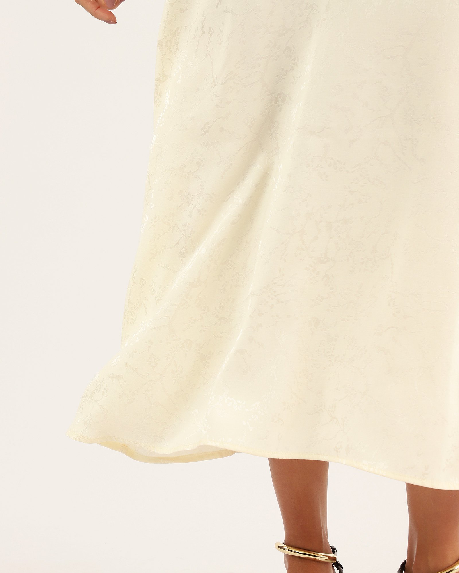 Vestido midi evasê jacquard com viscose - amarelo - Amarelo Claro — foto 3