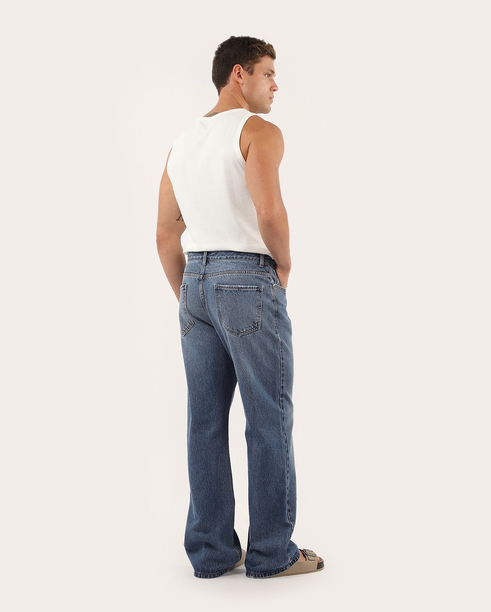 Calça jeans masculina flare estonada - denim médio | Pool Jeans — foto 4