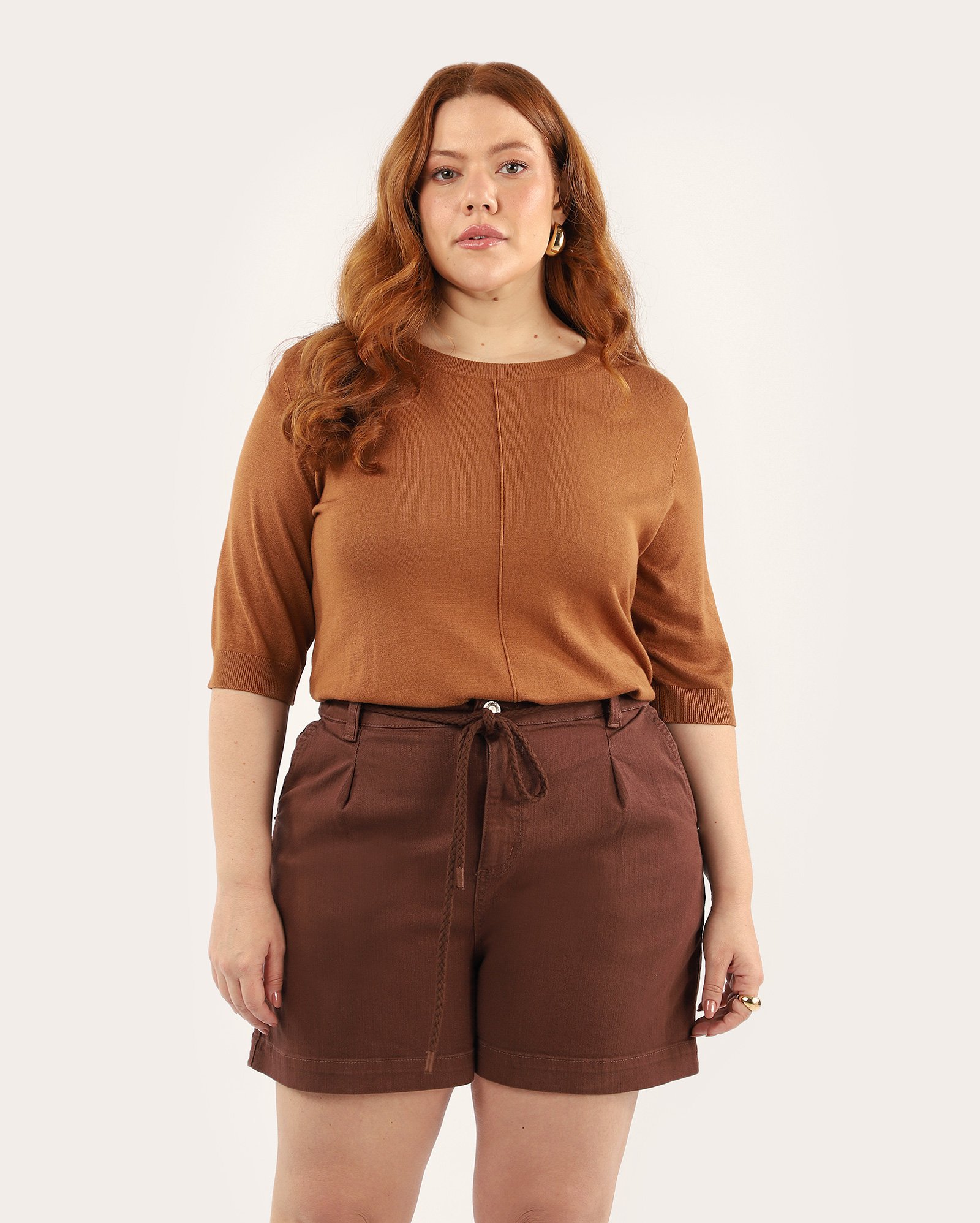 Short sarja plus size feminino chino com amarração marrom | Pool Jeans