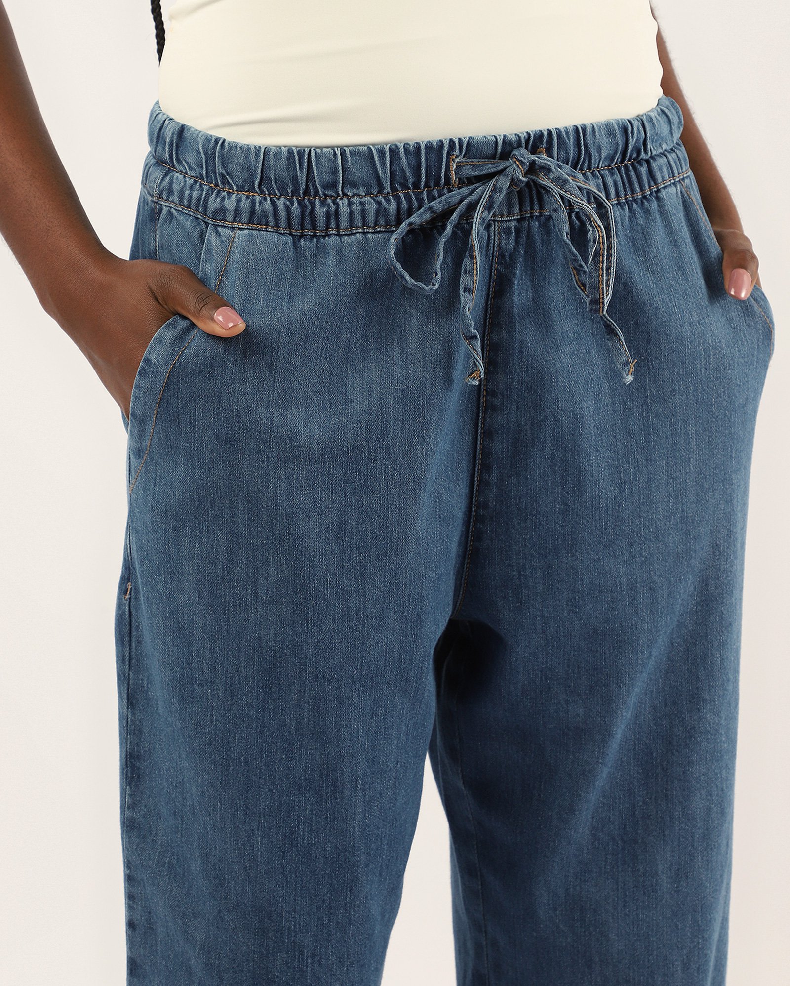 Calça jeans feminina baggy com elástico denim escuro | Pool Jeans