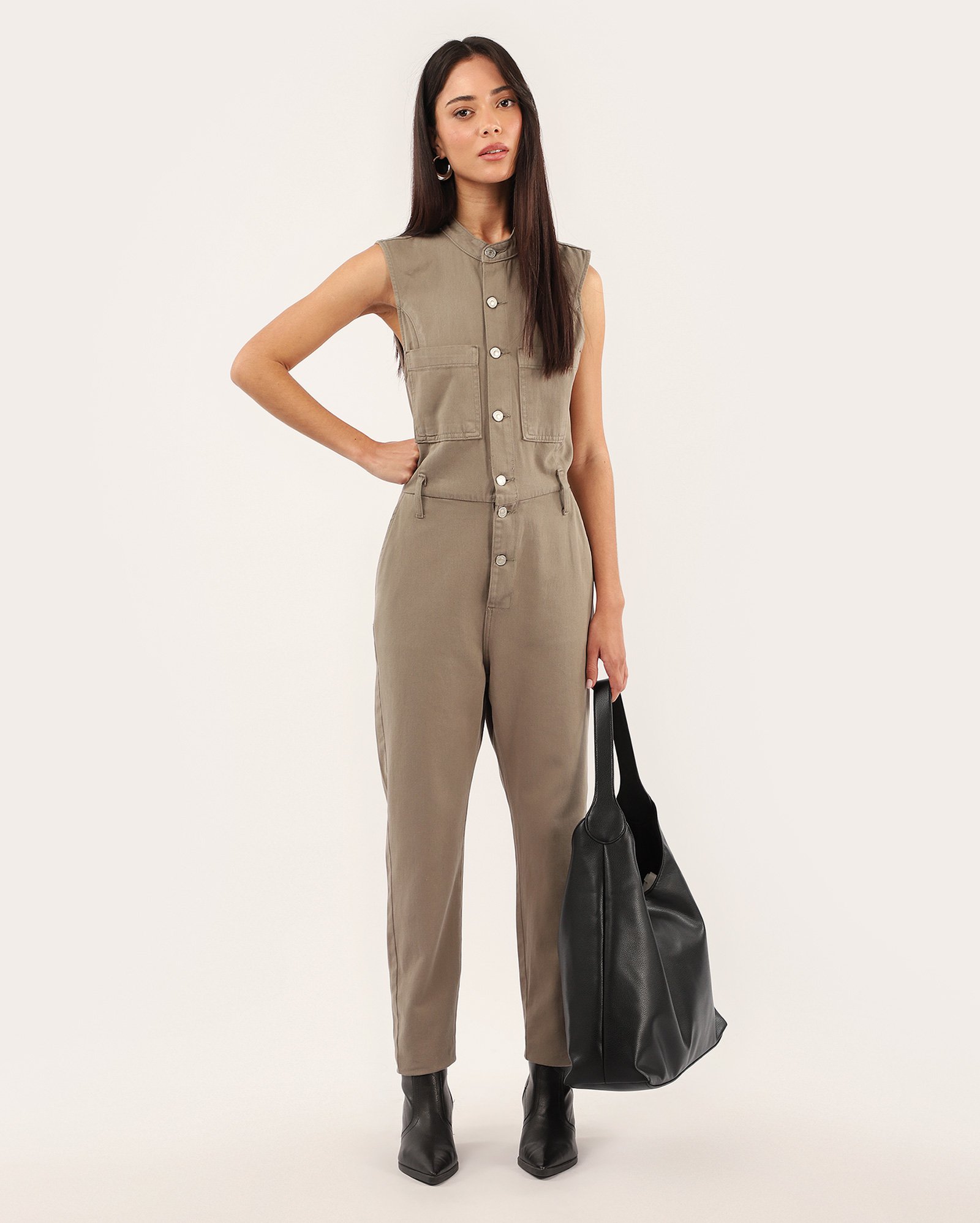 Macacão sarja feminino com abotoamento verde | Pool Jeans