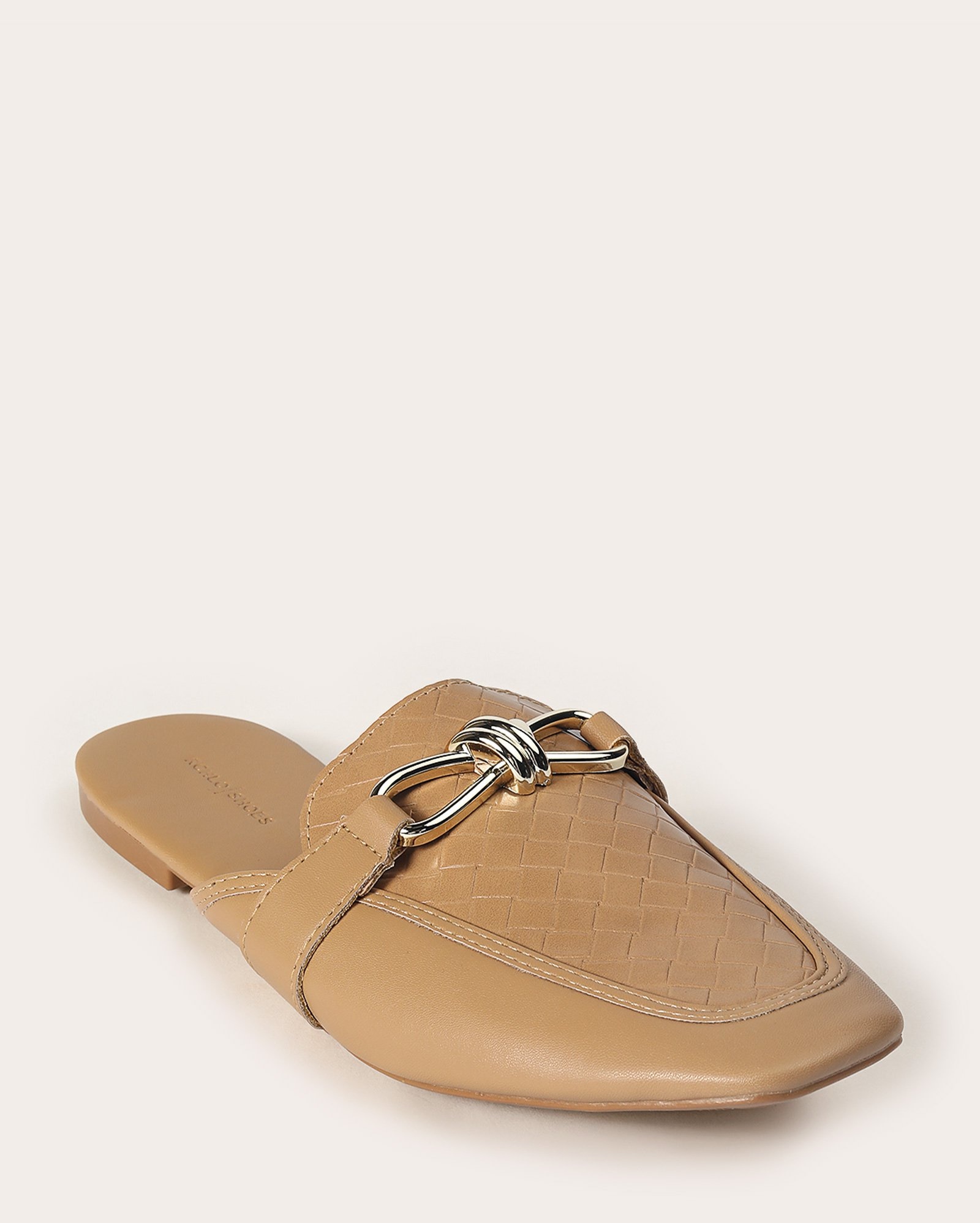 Mocassim feminino com bridão texturizado - Marrom