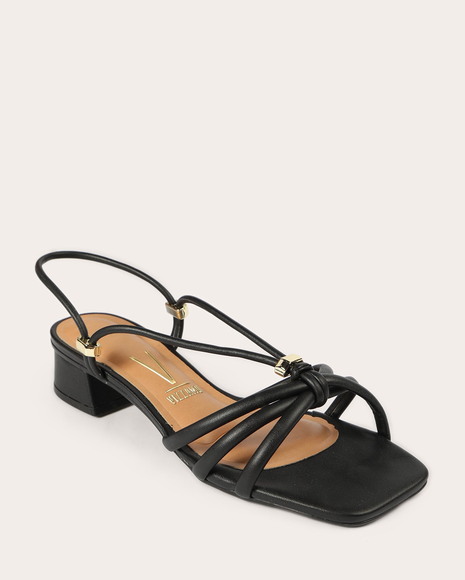 Sandália feminina de tiras detalhes metálico - Preto | Vizzano