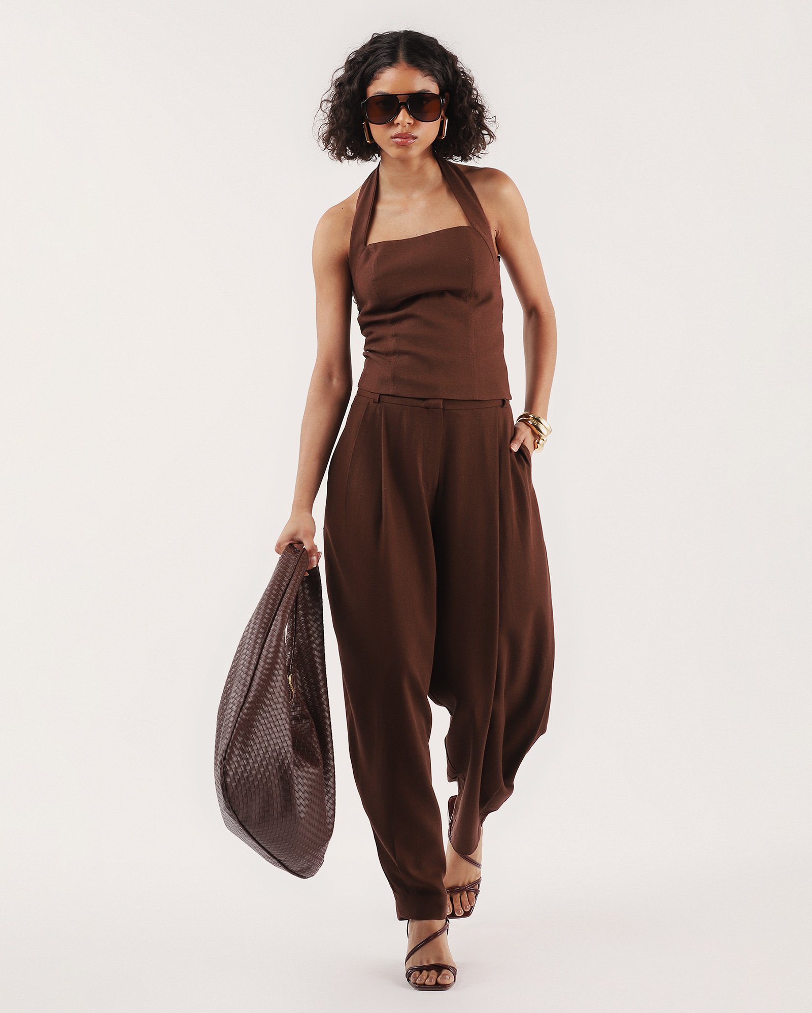 Calça feminina alfaiataria de viscolinho barrel - Marrom | AK