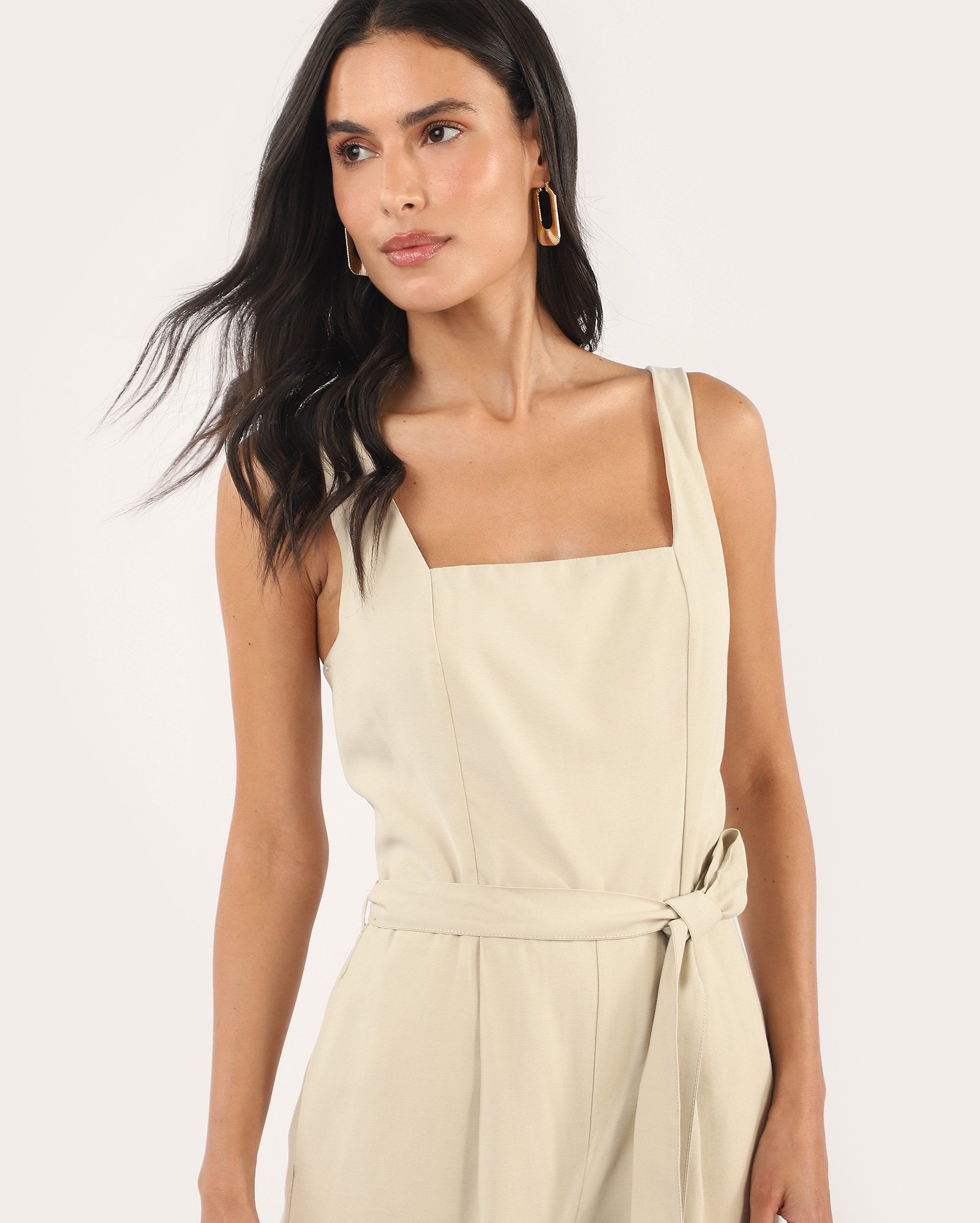 Macacão longo feminino pantolana com amarração - bege