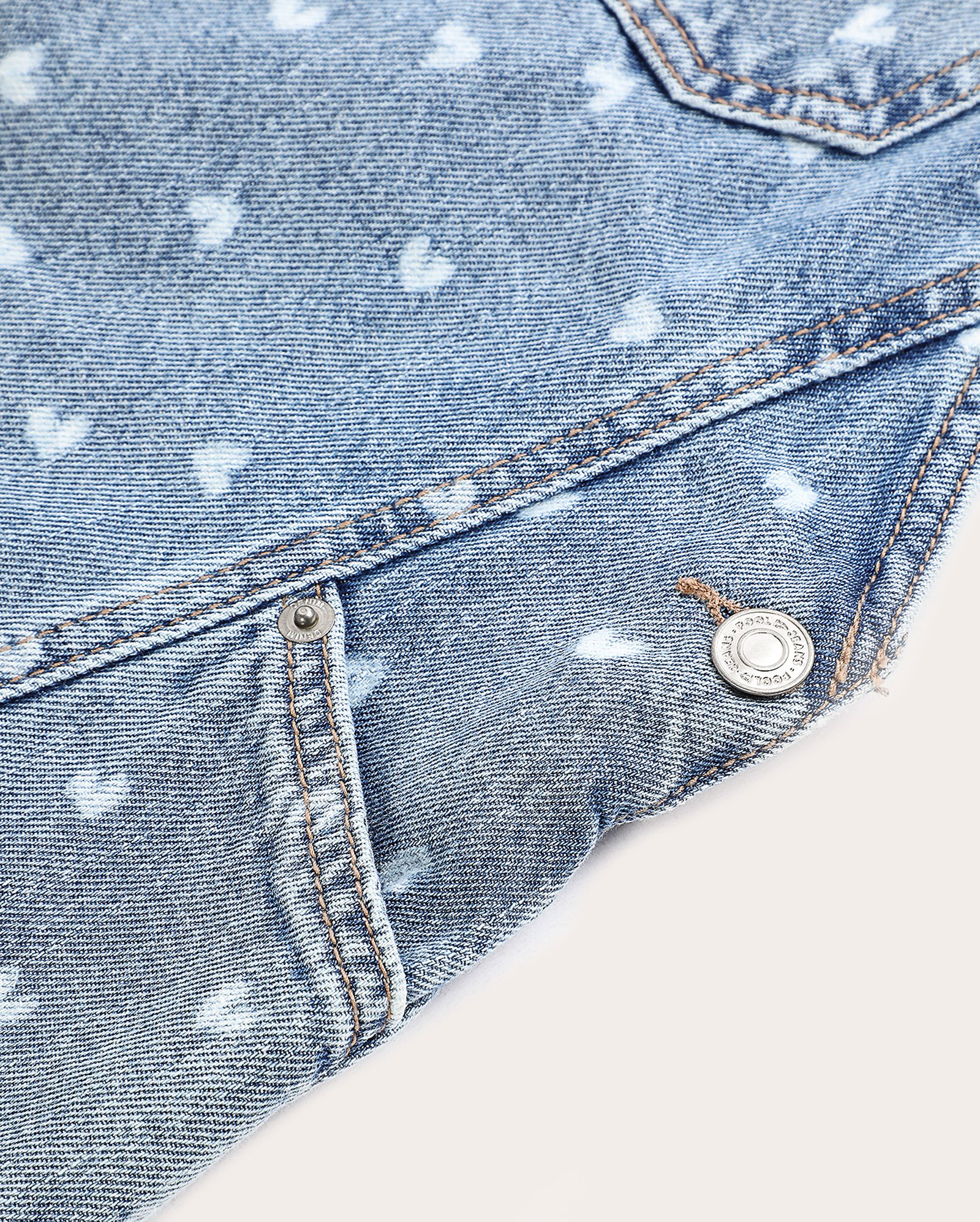 Salopete jeans infantil estampa corações 4-10A - denim médio