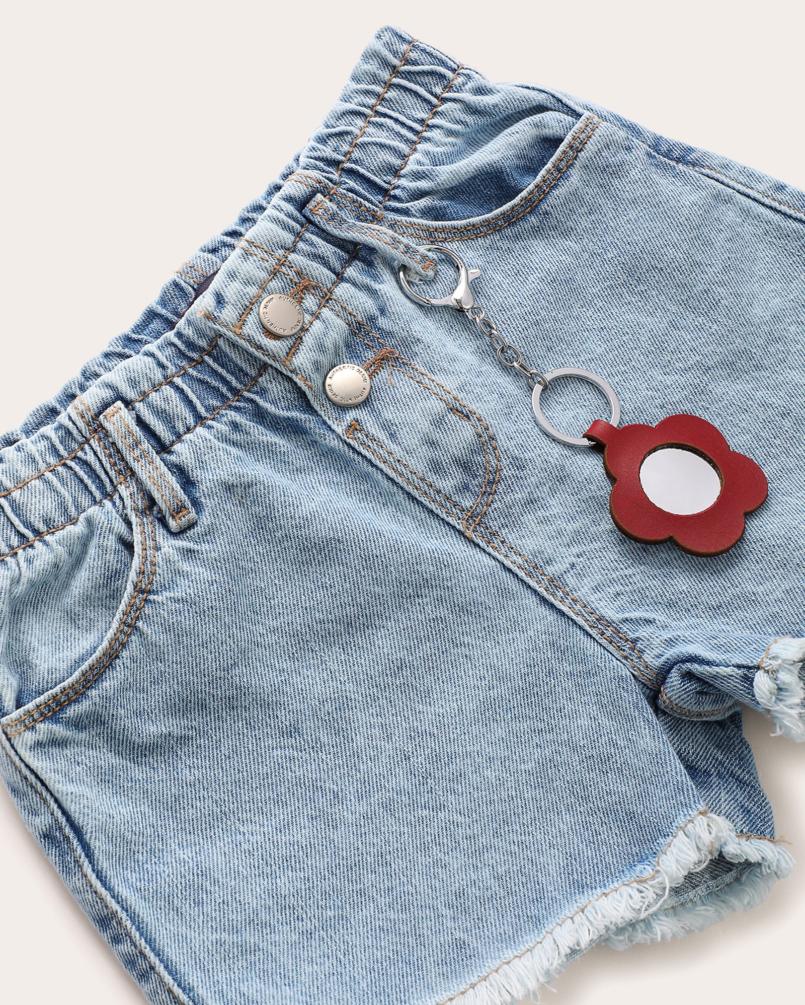 Short jeans infantil com detalhe em flor 1-4A - denim claro