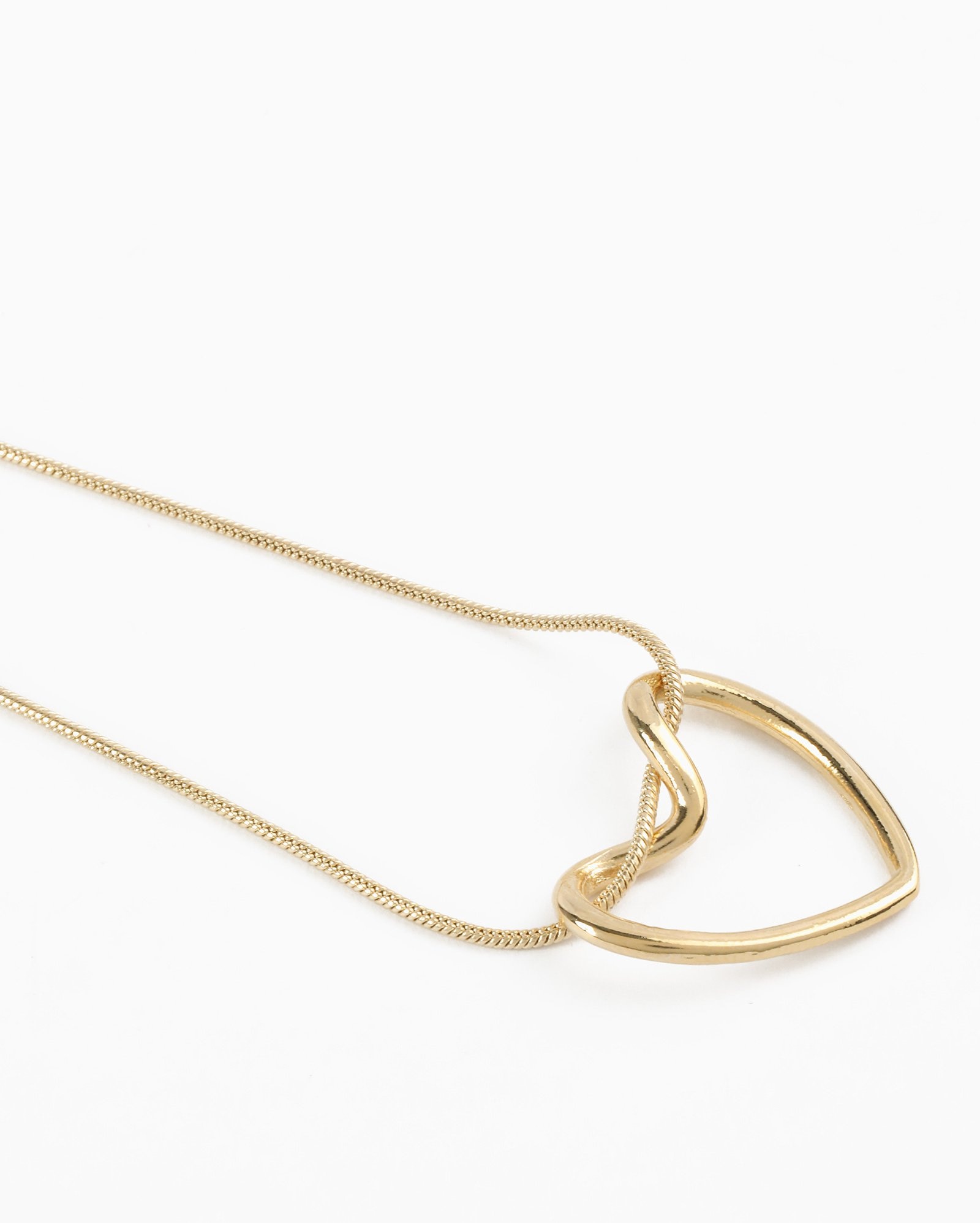 Colar feminino coração vazado dourado