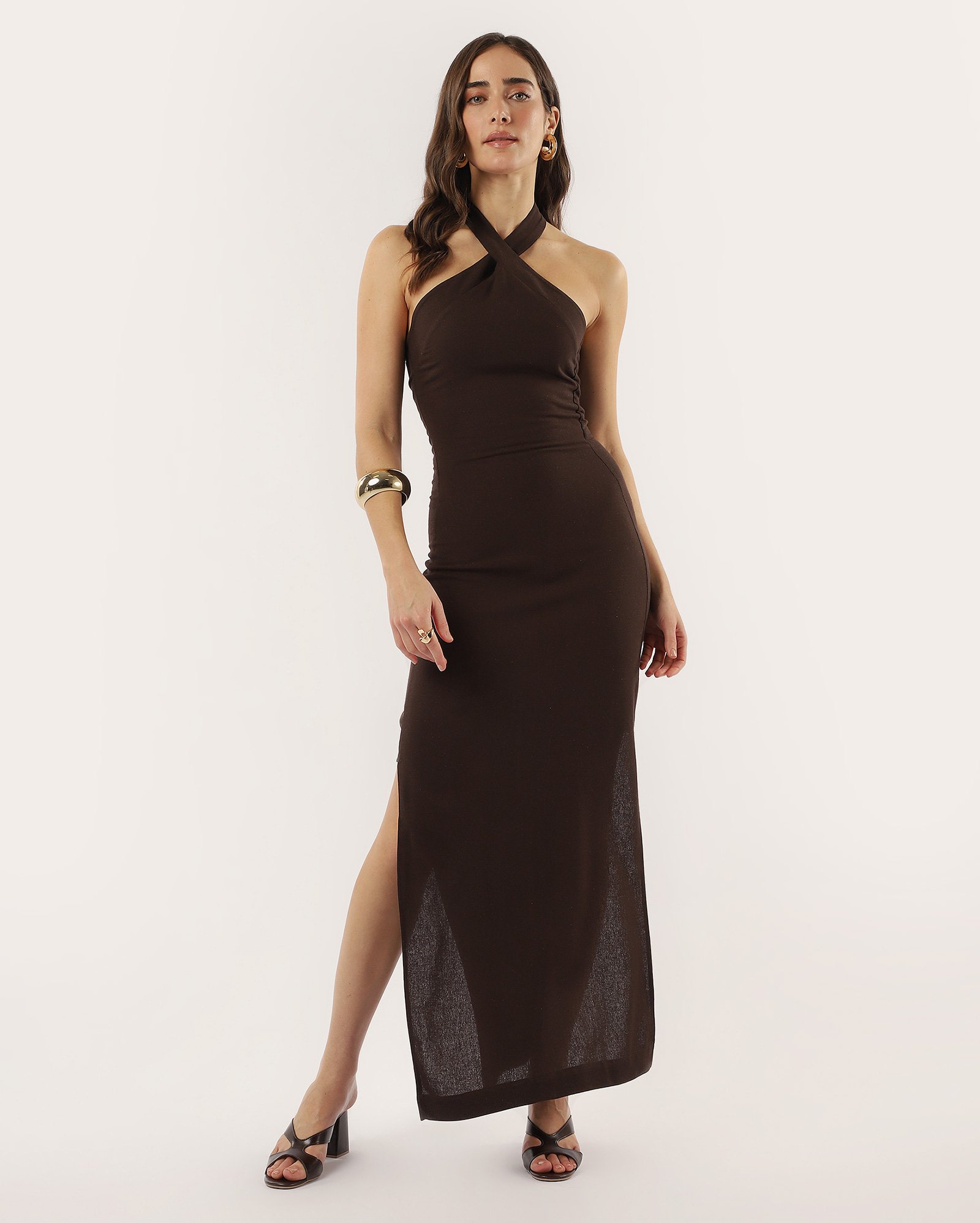 Vestido midi em viscolinho decote halter marrom
