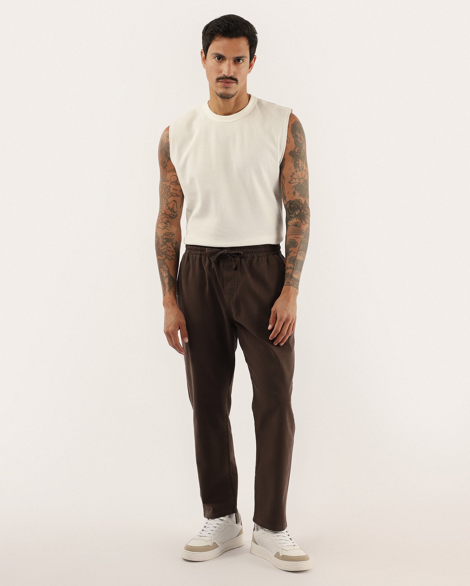 Calça sarja masculina Comfy jogger - Marrom Escuro | Pool Jeans